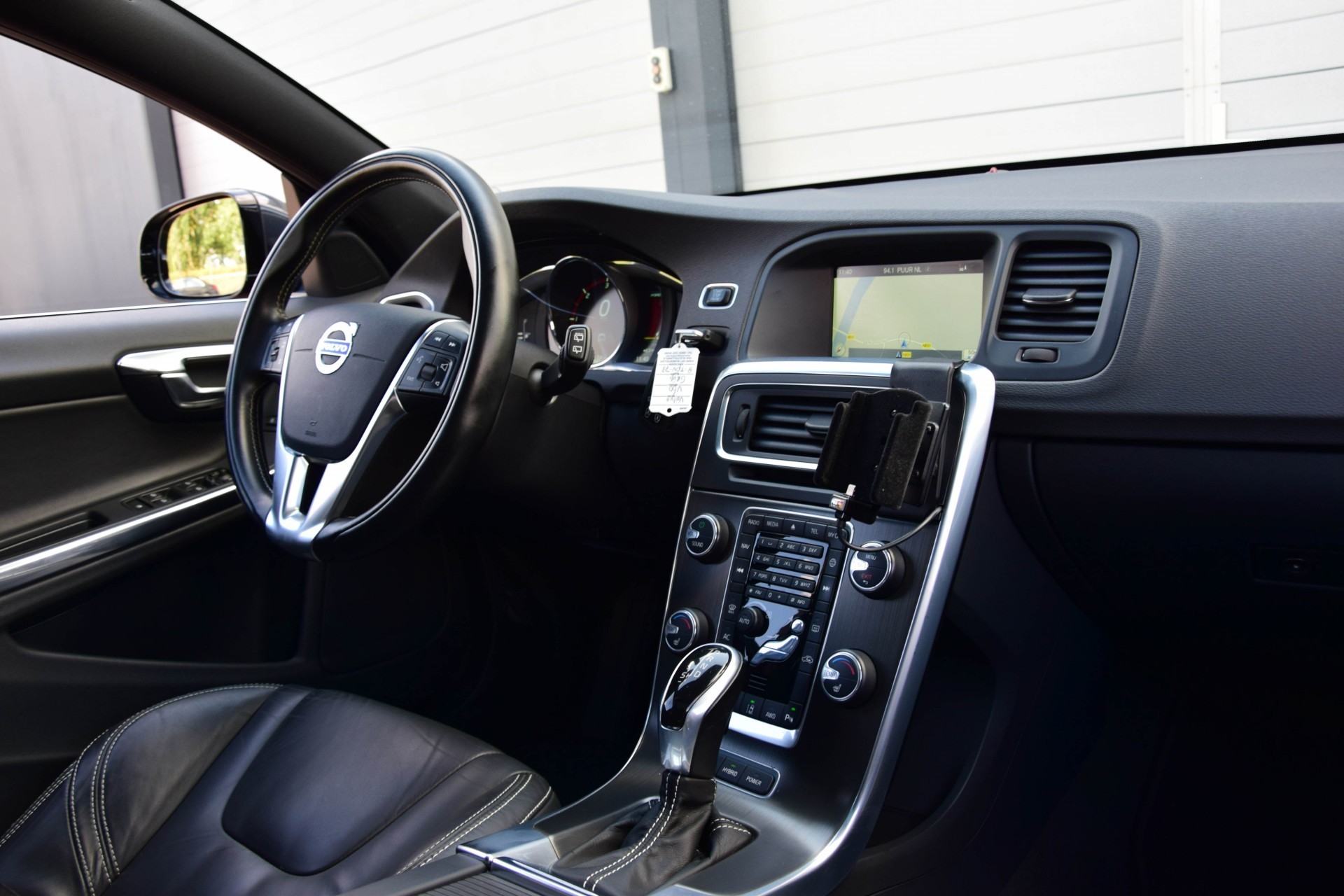 Volvo V60 2.4 D6 AWD PLUG-IN HYBRID SUMMUM 0% bijtelling Aut6 Foto 6