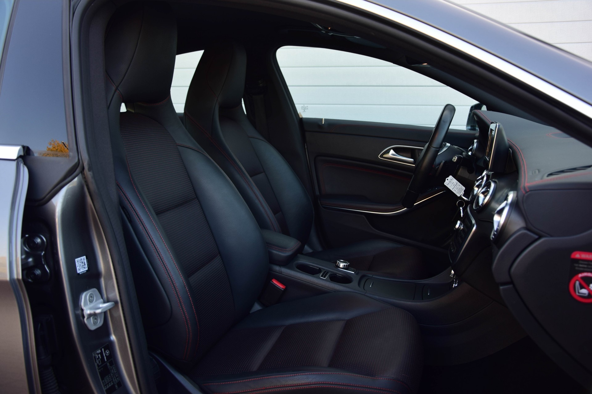 Mercedes-Benz CLA-Klasse 200 AMG Exclusive ecc/xenon/pts/nav Aut7 1ste eigenaar Foto 3