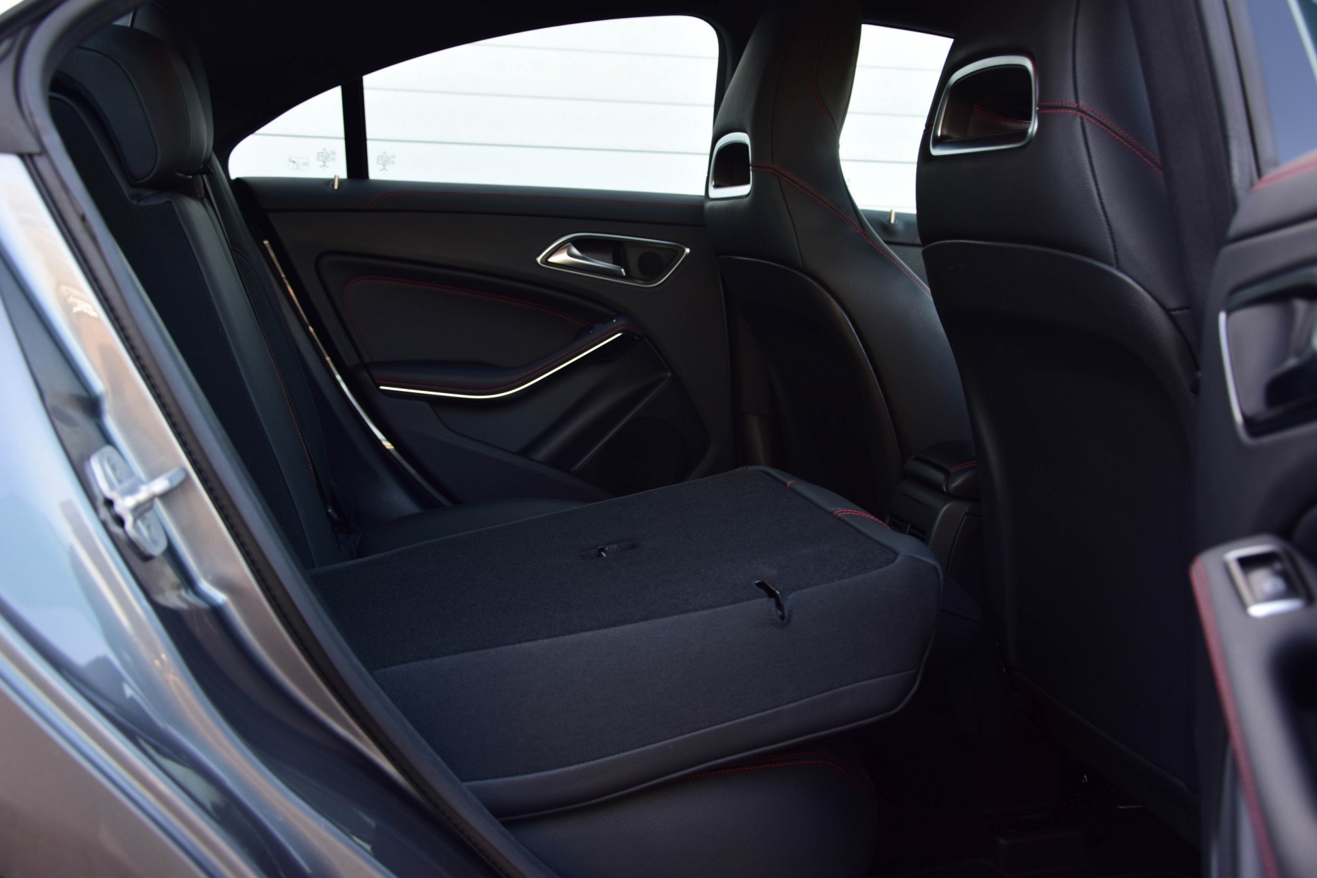 Mercedes-Benz CLA-Klasse 200 AMG Exclusive ecc/xenon/pts/nav Aut7 1ste eigenaar Foto 5