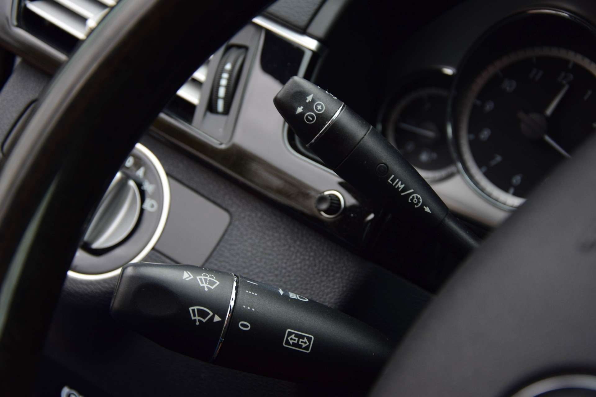 Mercedes-Benz E-Klasse 350 CGI Avantgarde Luchtvering/Multicontour/Stoelkoeling/Com/ILS Aut7 Foto 10