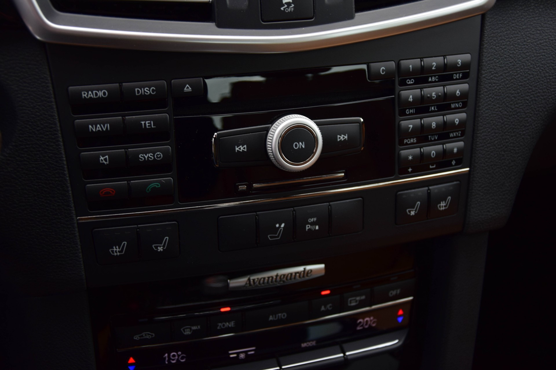 Mercedes-Benz E-Klasse 350 CGI Avantgarde Luchtvering/Multicontour/Stoelkoeling/Com/ILS Aut7 Foto 12