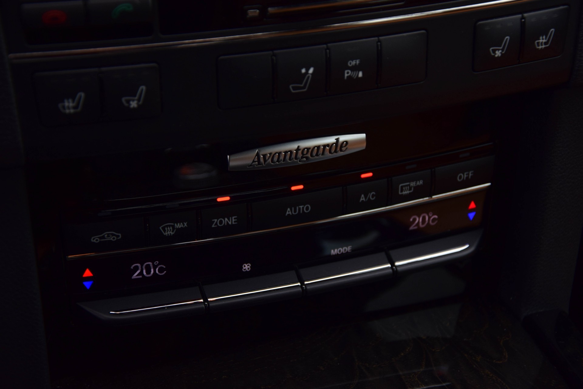 Mercedes-Benz E-Klasse 350 CGI Avantgarde Luchtvering/Multicontour/Stoelkoeling/Com/ILS Aut7 Foto 13