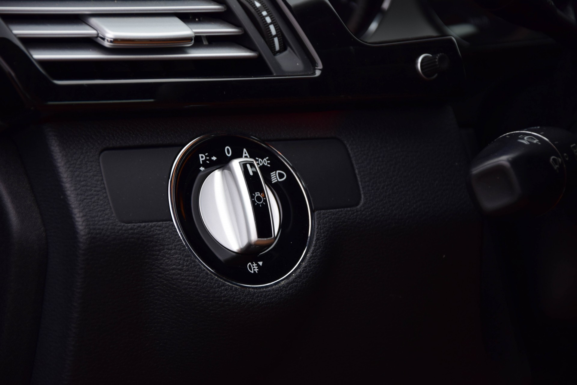 Mercedes-Benz E-Klasse 350 CGI Avantgarde Luchtvering/Multicontour/Stoelkoeling/Com/ILS Aut7 Foto 8