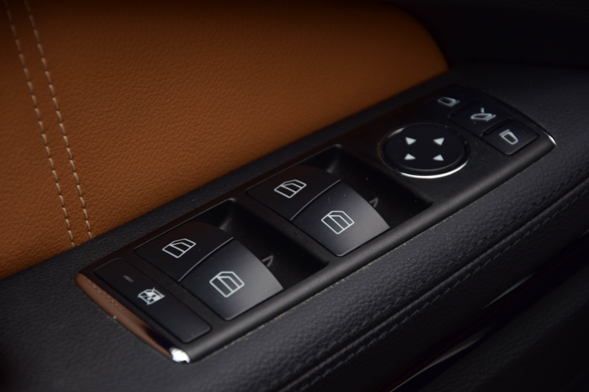 Mercedes-Benz E-Klasse 350 CGI Avantgarde Luchtvering/Multicontour/Stoelkoeling/Com/ILS Aut7 Foto 9