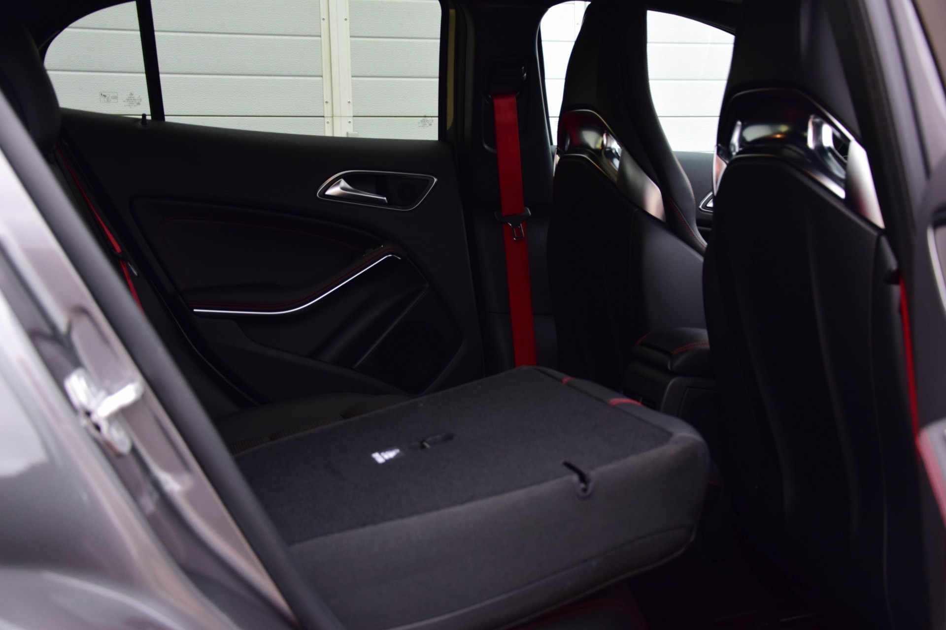 Mercedes-Benz GLA-Klasse 45 AMG 4-Matic Performance Aut7 Nieuwprijs: €96590 Foto 5