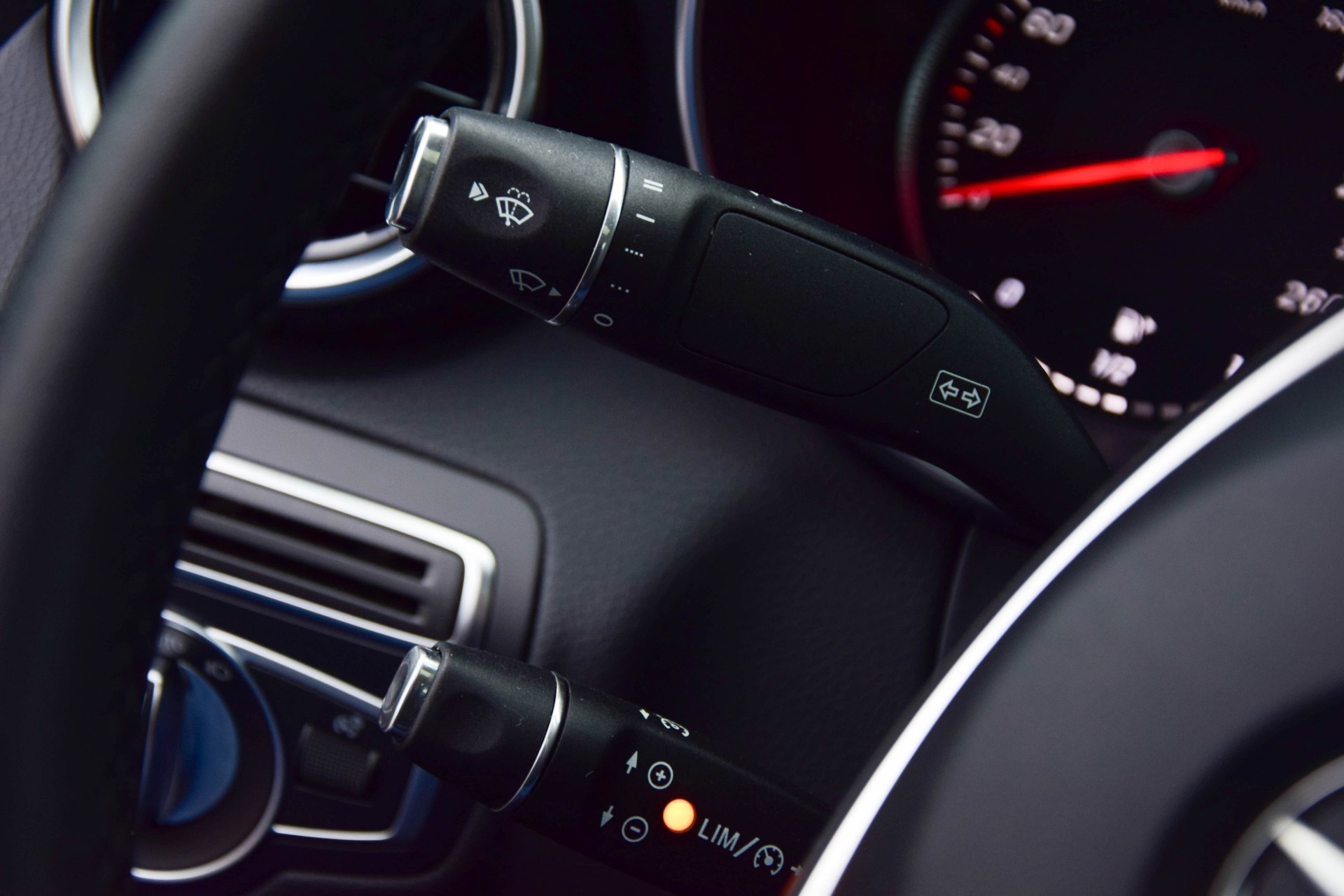 Mercedes-Benz C-Klasse 220 d Avantgarde Schuifdak/LED Aut9 Foto 13