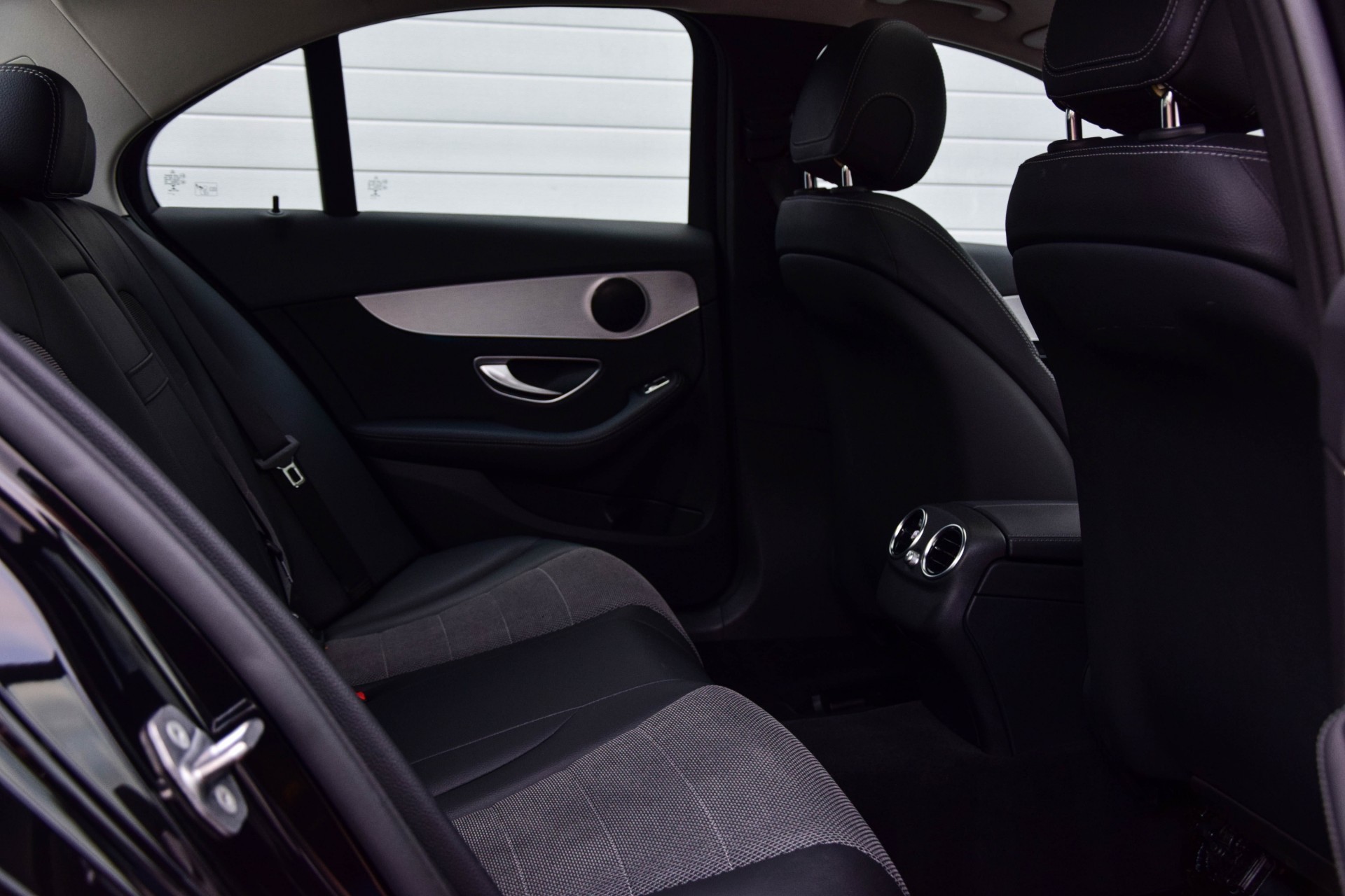 Mercedes-Benz C-Klasse 220 d Avantgarde Schuifdak/LED Aut9 Foto 4