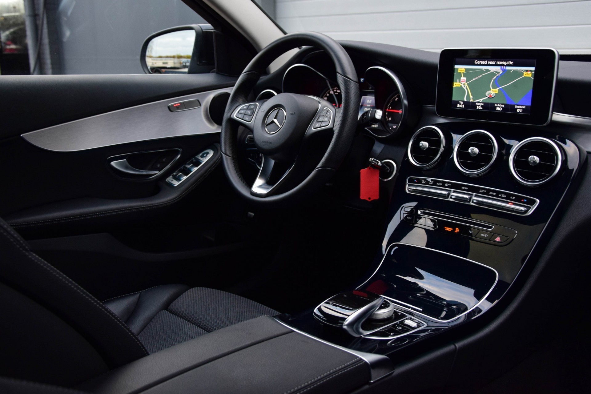 Mercedes-Benz C-Klasse 220 d Avantgarde Schuifdak/LED Aut9 Foto 6