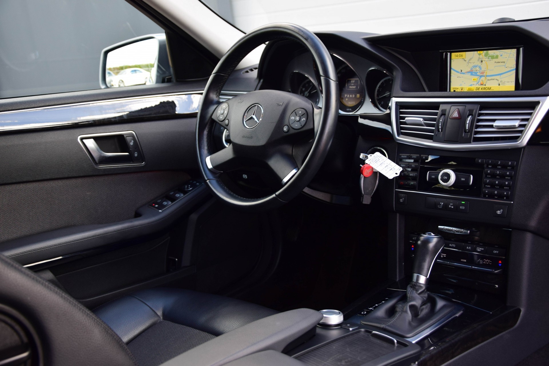 Mercedes-Benz E-Klasse Estate 200 CGI Avantgarde Navi/Afn-Trekhaak Aut7 Foto 6