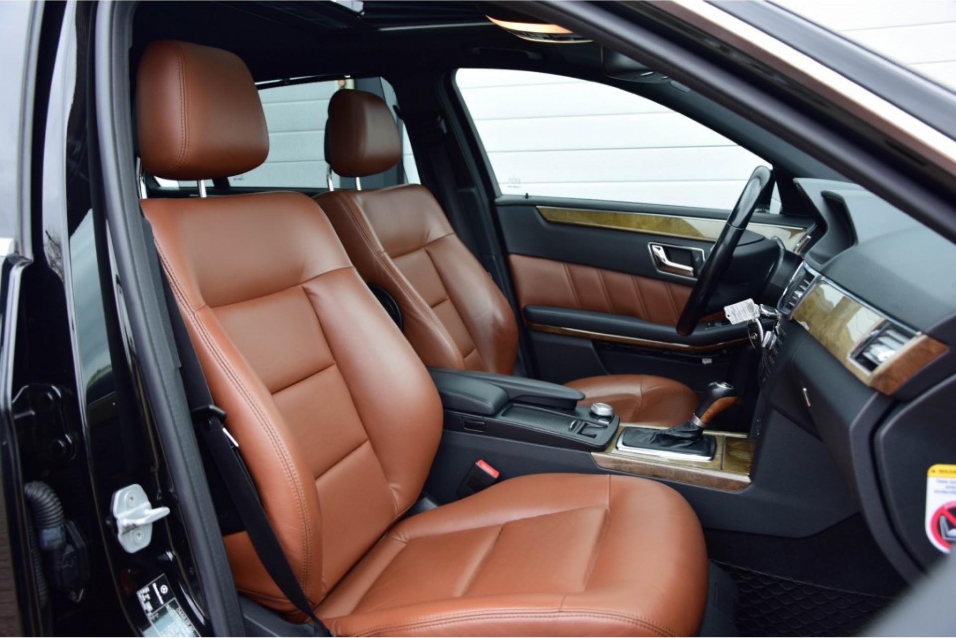 Mercedes-Benz E-Klasse 200 Cdi Avantgarde Designo/Leder/Com/Schuifdak/Rolo's/Verw/stln Aut Foto 4