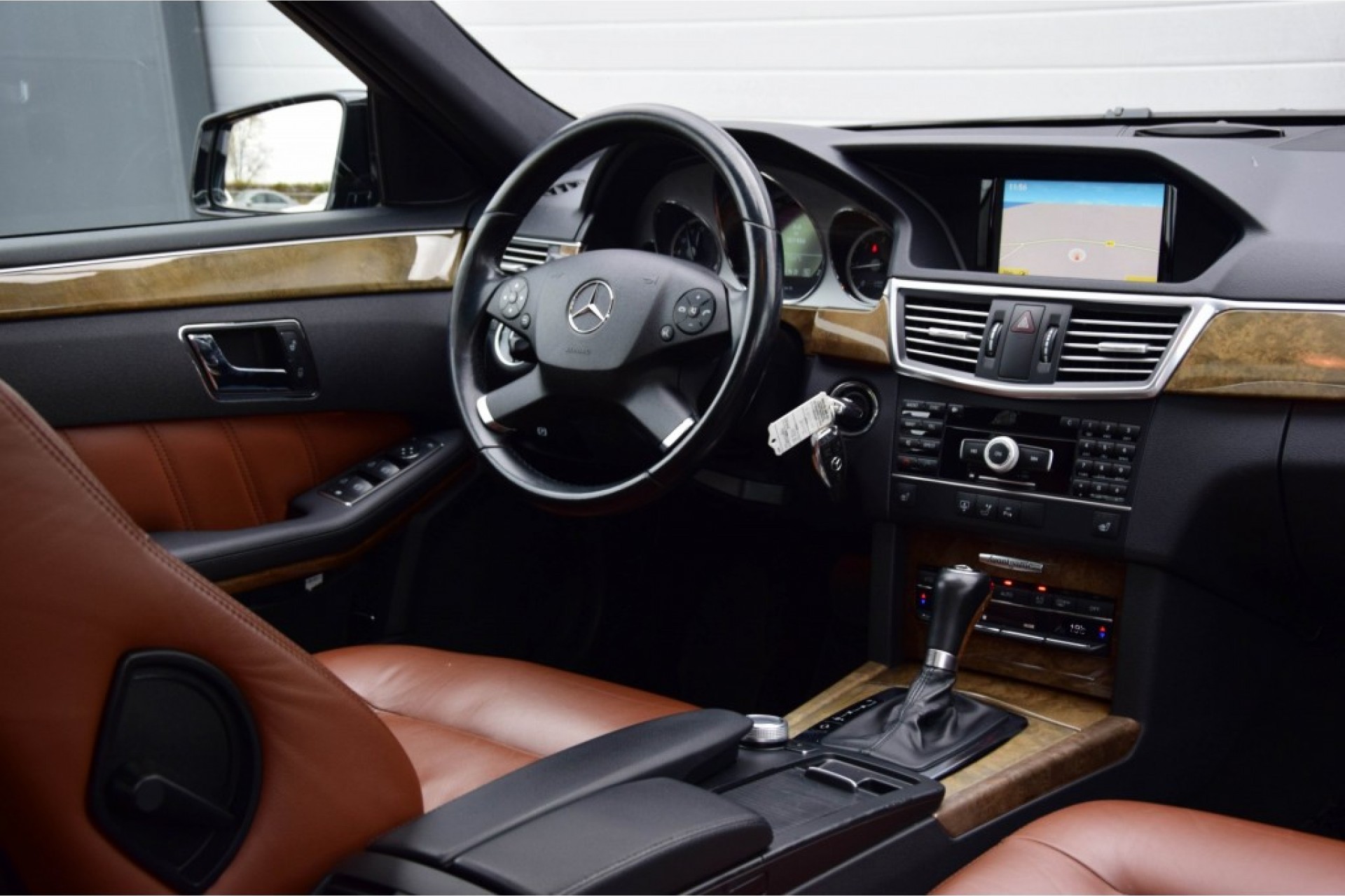 Mercedes-Benz E-Klasse 200 Cdi Avantgarde Designo/Leder/Com/Schuifdak/Rolo's/Verw/stln Aut Foto 5