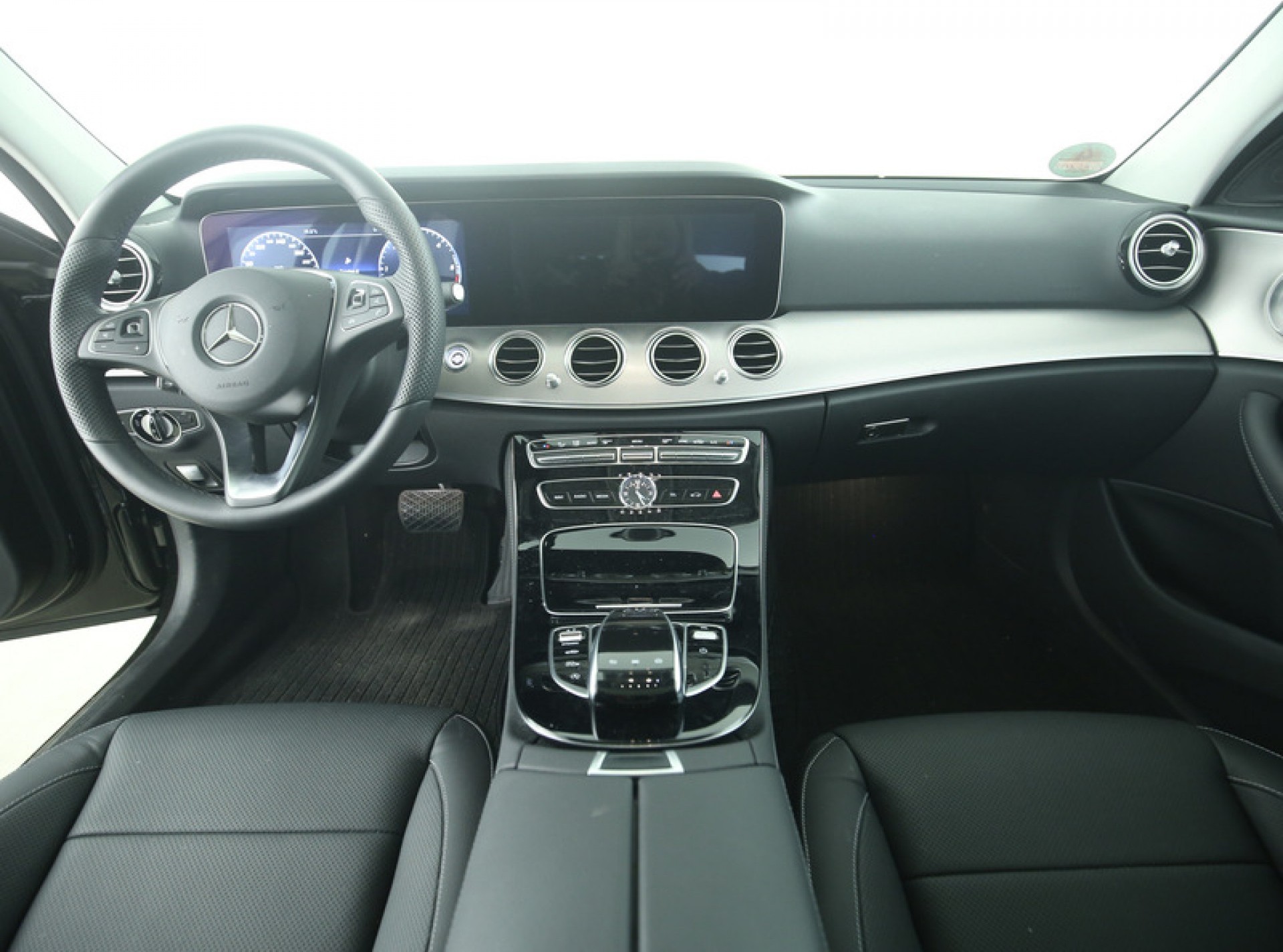 Mercedes-Benz E-Klasse 350 d AMG Panorama/Intelligent Drive/Keyless/Widescreen Aut9 Foto 4