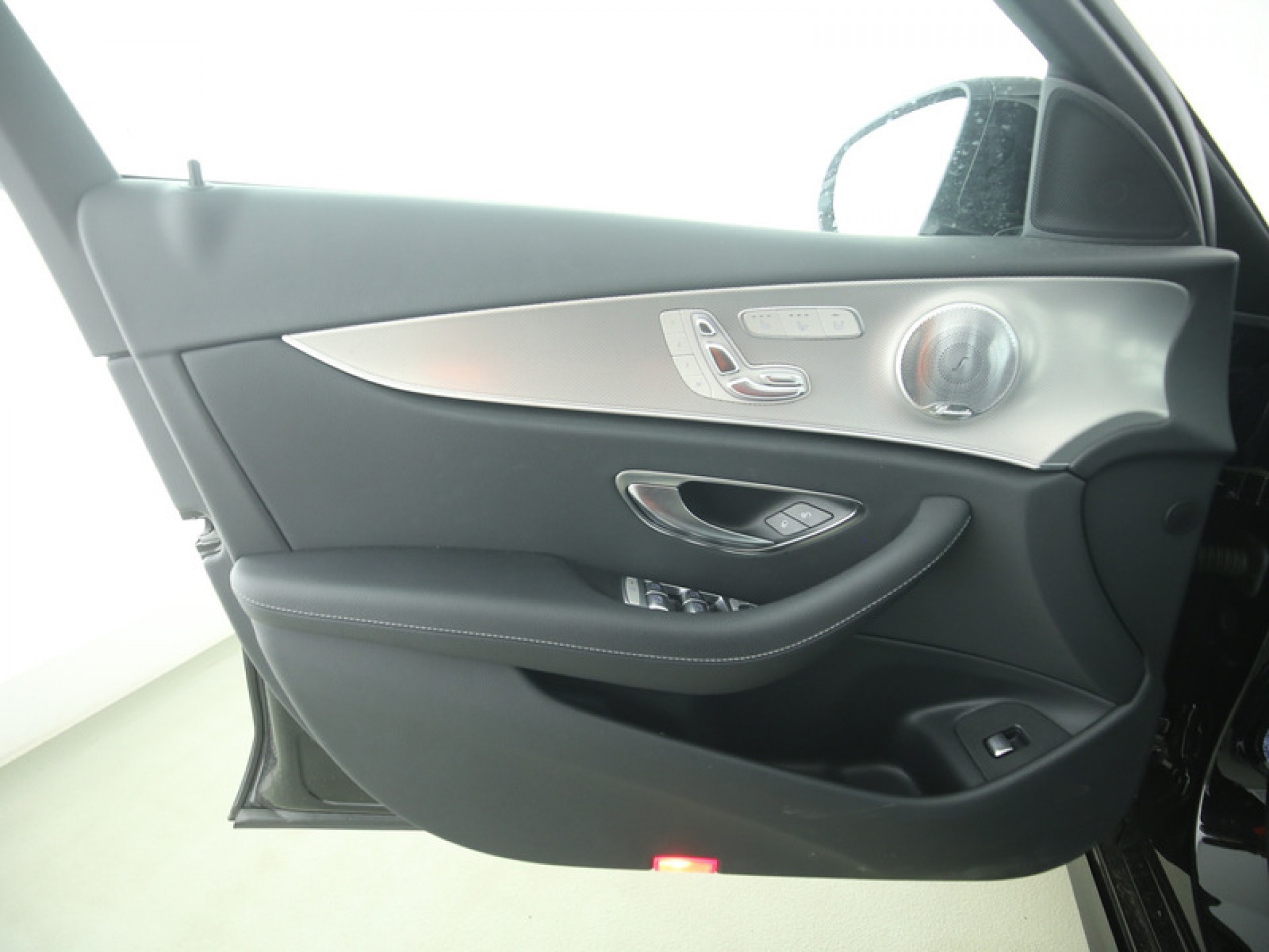 Mercedes-Benz E-Klasse 350 d AMG Panorama/Intelligent Drive/Keyless/Widescreen Aut9 Foto 7