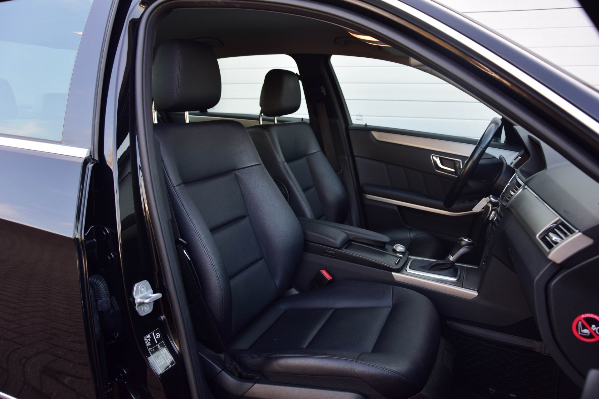 Mercedes-Benz E-Klasse 220 Cdi Avantgarde Leer/Navi/ILS Aut5 Foto 3