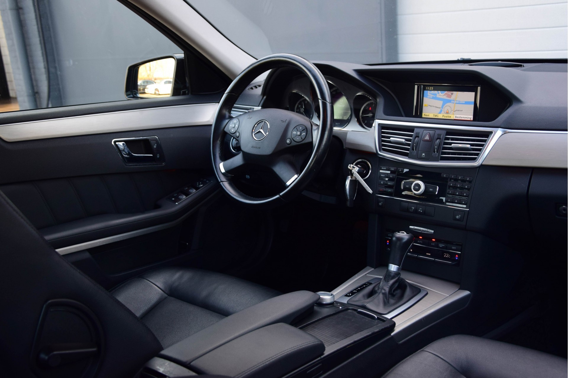 Mercedes-Benz E-Klasse 220 Cdi Avantgarde Leer/Navi/ILS Aut5 Foto 6