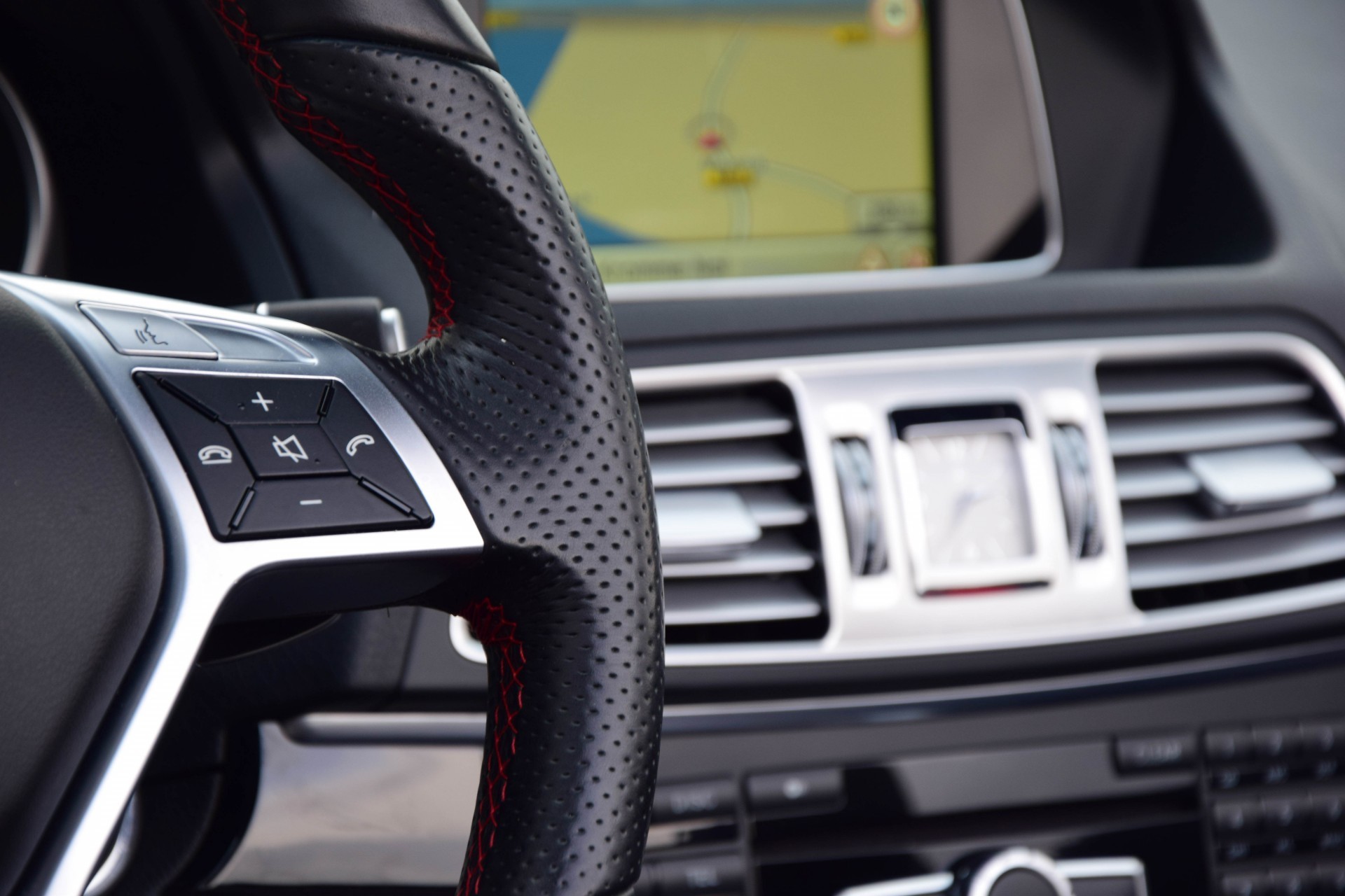 Mercedes-Benz E-Klasse 250 AMG Plus Night Keyless/Harman-Kardon/ILS Aut7 Foto 11