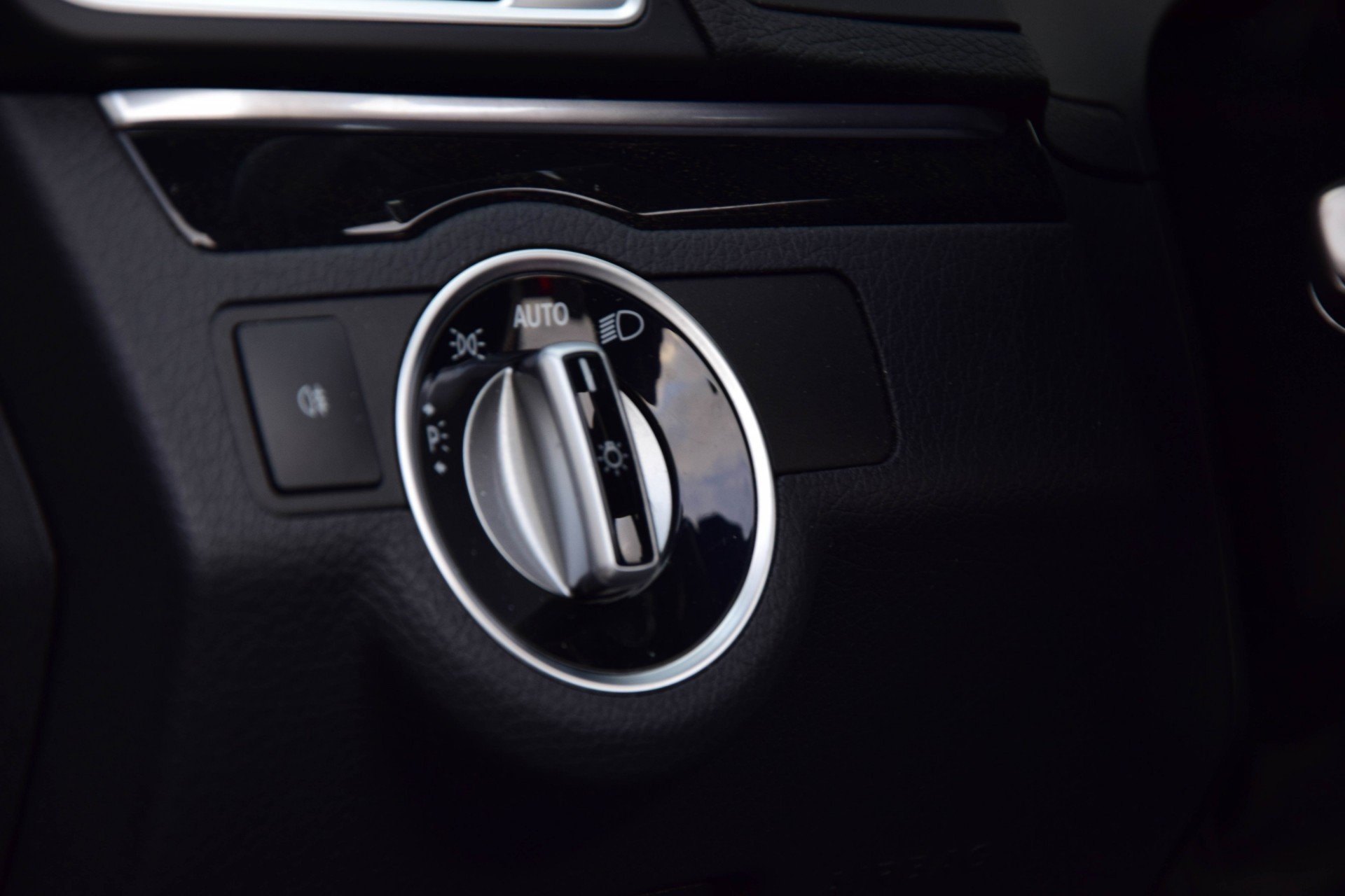 Mercedes-Benz E-Klasse 250 AMG Plus Night Keyless/Harman-Kardon/ILS Aut7 Foto 13