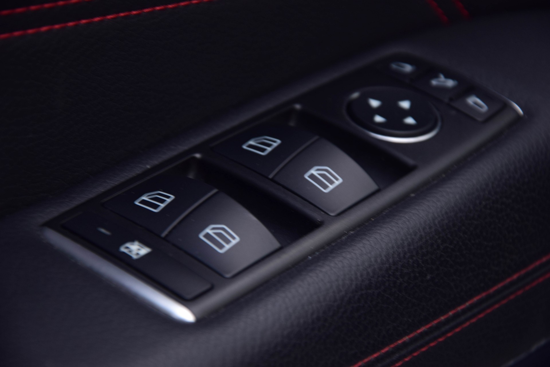 Mercedes-Benz E-Klasse 250 AMG Plus Night Keyless/Harman-Kardon/ILS Aut7 Foto 15