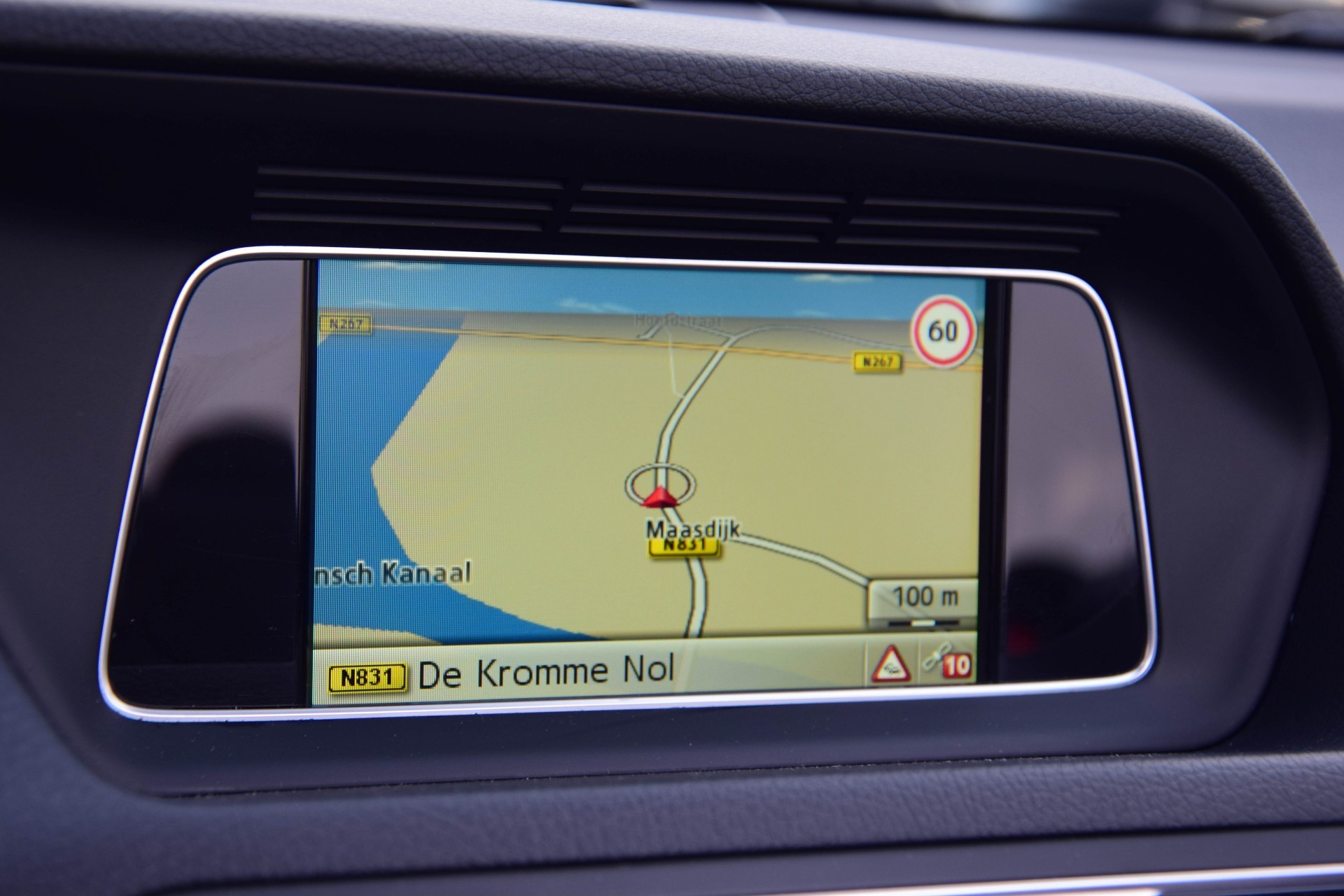 Mercedes-Benz E-Klasse 250 AMG Plus Night Keyless/Harman-Kardon/ILS Aut7 Foto 17