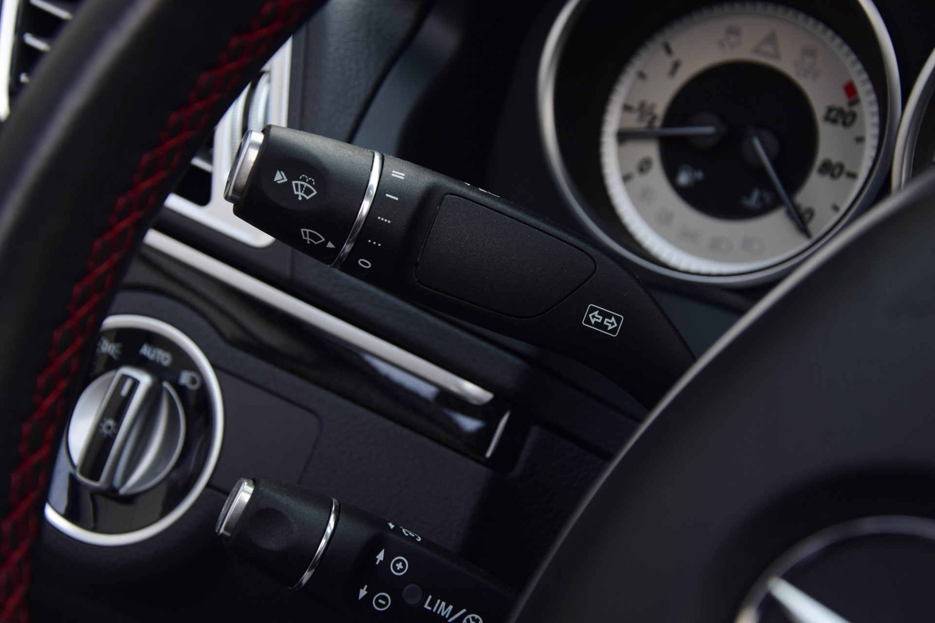 Mercedes-Benz E-Klasse 250 AMG Plus Night Keyless/Harman-Kardon/ILS Aut7 Foto 19