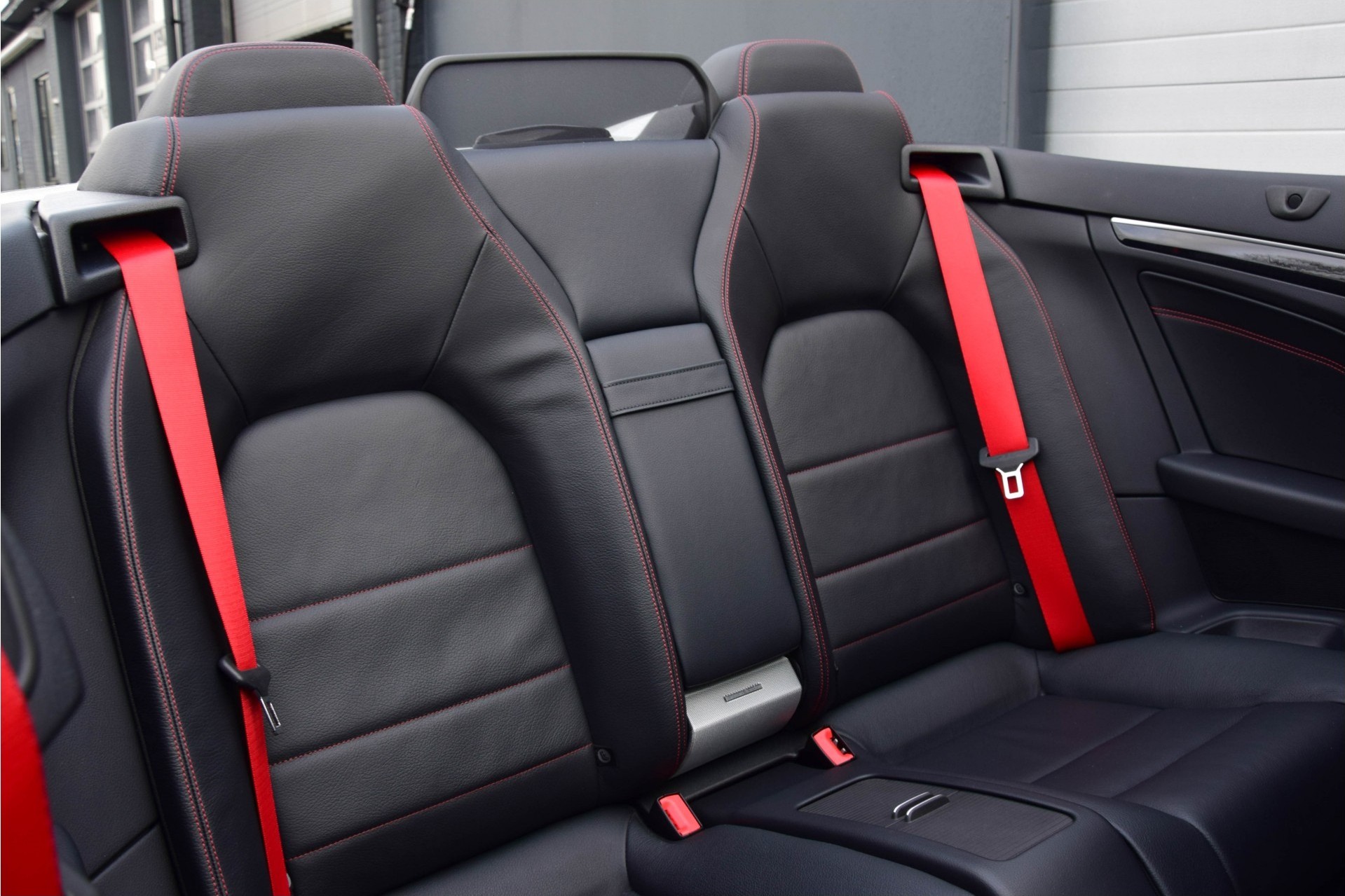 Mercedes-Benz E-Klasse 250 AMG Plus Night Keyless/Harman-Kardon/ILS Aut7 Foto 6