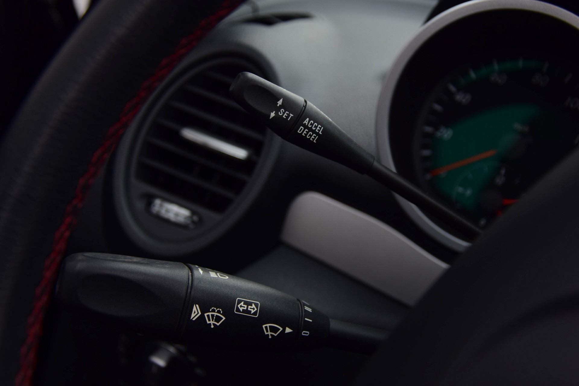 Mercedes-Benz SLK-Klasse 280 Edition 10 Aut7 Foto 13