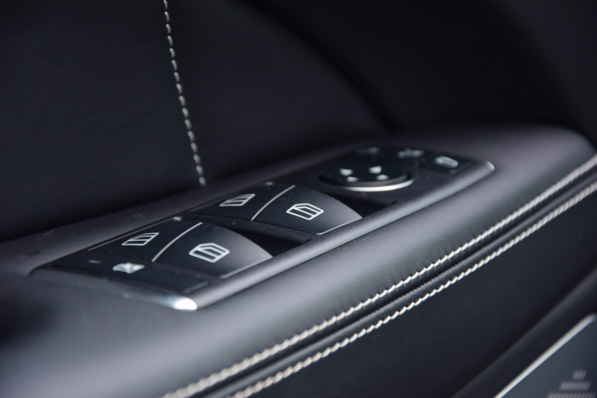 Mercedes-Benz CLS-Klasse 63 AMG S 4-M Designo Ceramic/Carbon/Driverspackage/B&O/Exclusive Aut7 Foto 10