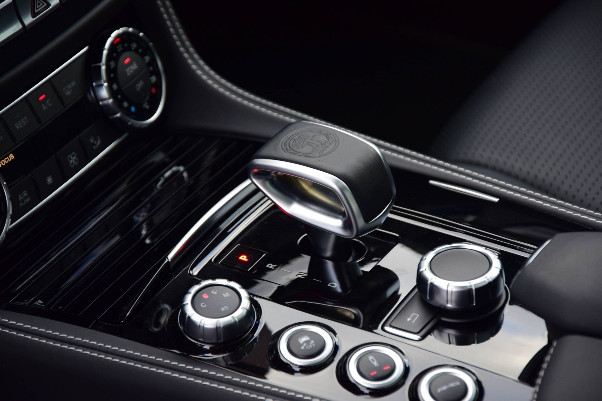 Mercedes-Benz CLS-Klasse 63 AMG S 4-M Designo Ceramic/Carbon/Driverspackage/B&O/Exclusive Aut7 Foto 13