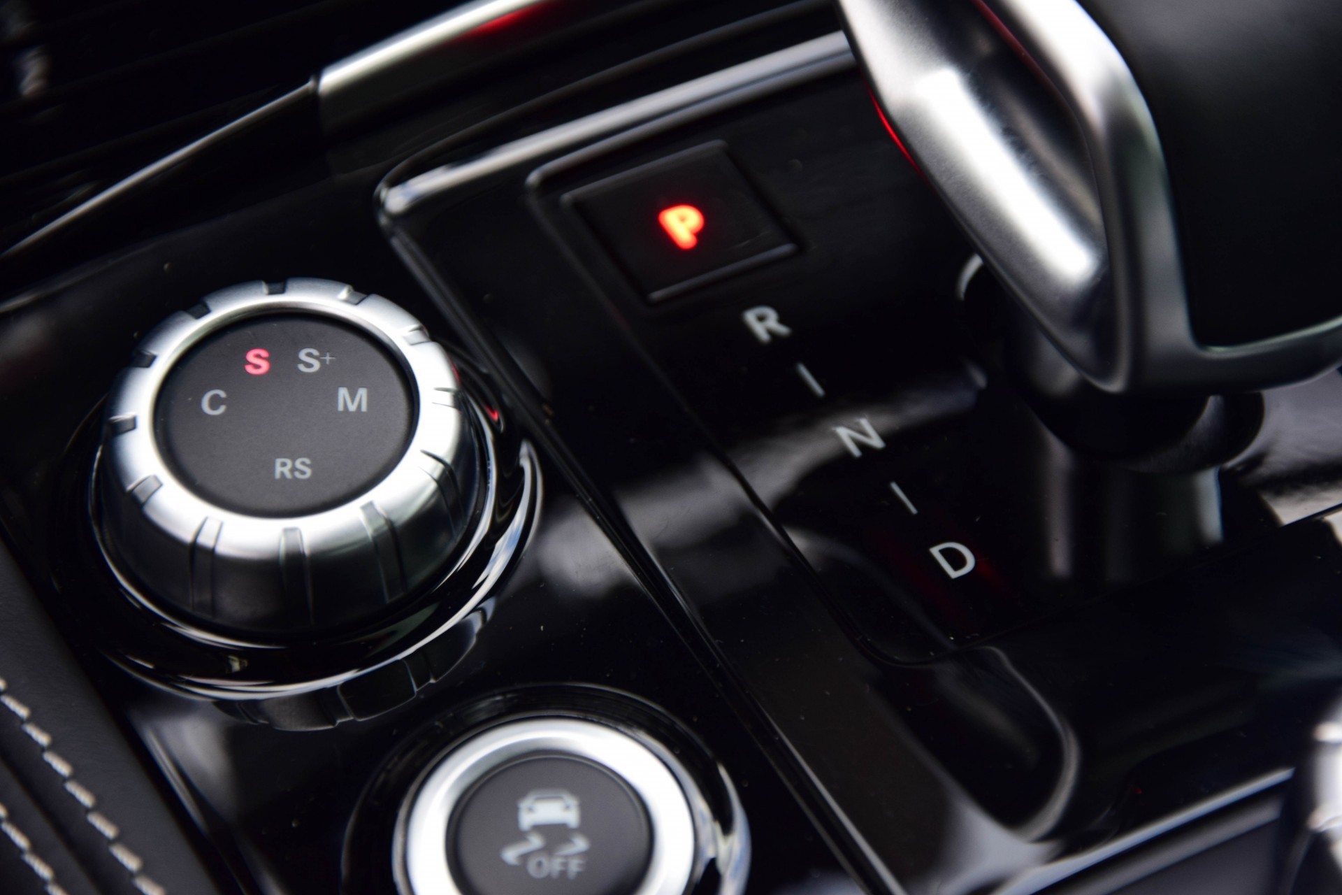 Mercedes-Benz CLS-Klasse 63 AMG S 4-M Designo Ceramic/Carbon/Driverspackage/B&O/Exclusive Aut7 Foto 18