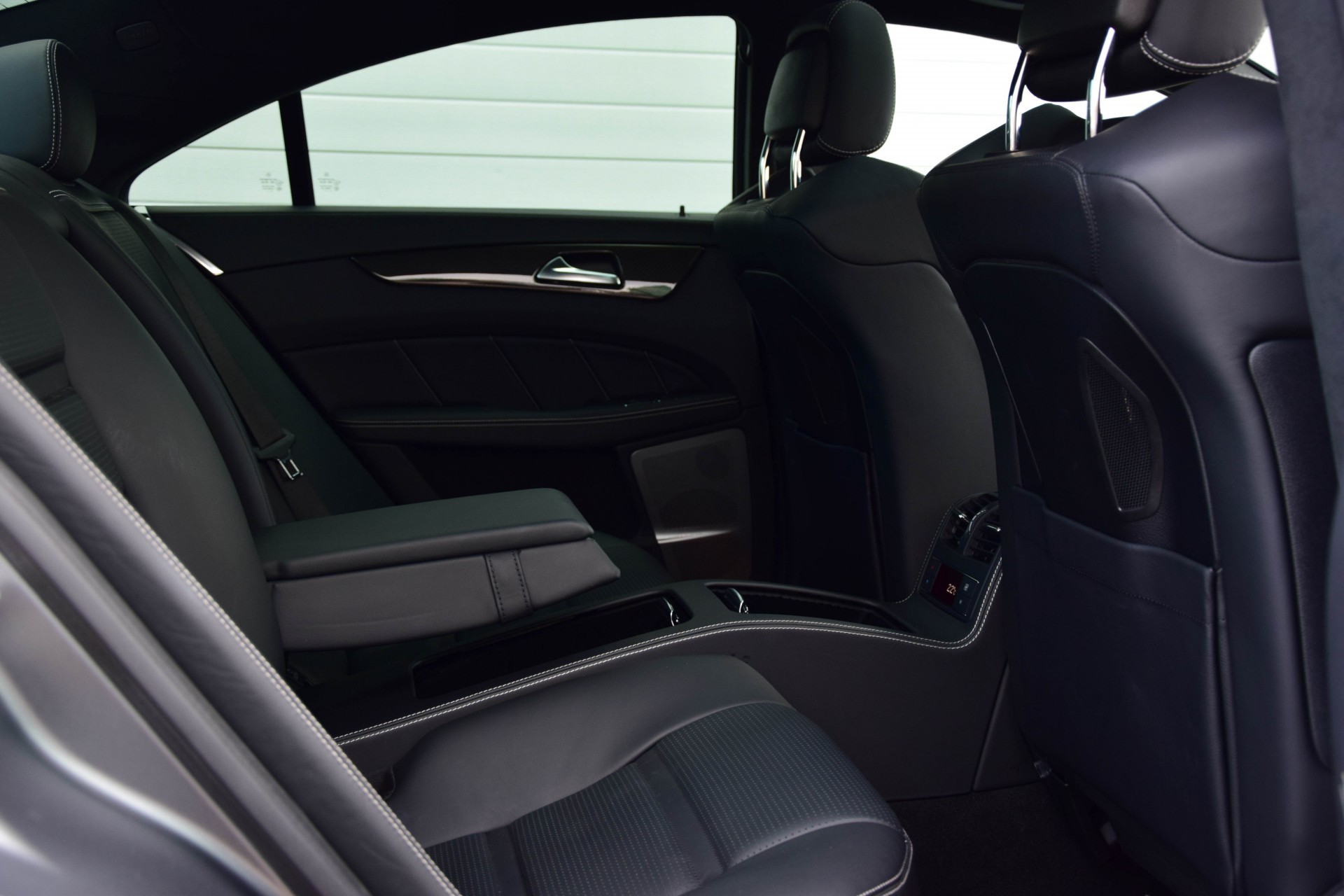 Mercedes-Benz CLS-Klasse 63 AMG S 4-M Designo Ceramic/Carbon/Driverspackage/B&O/Exclusive Aut7 Foto 4