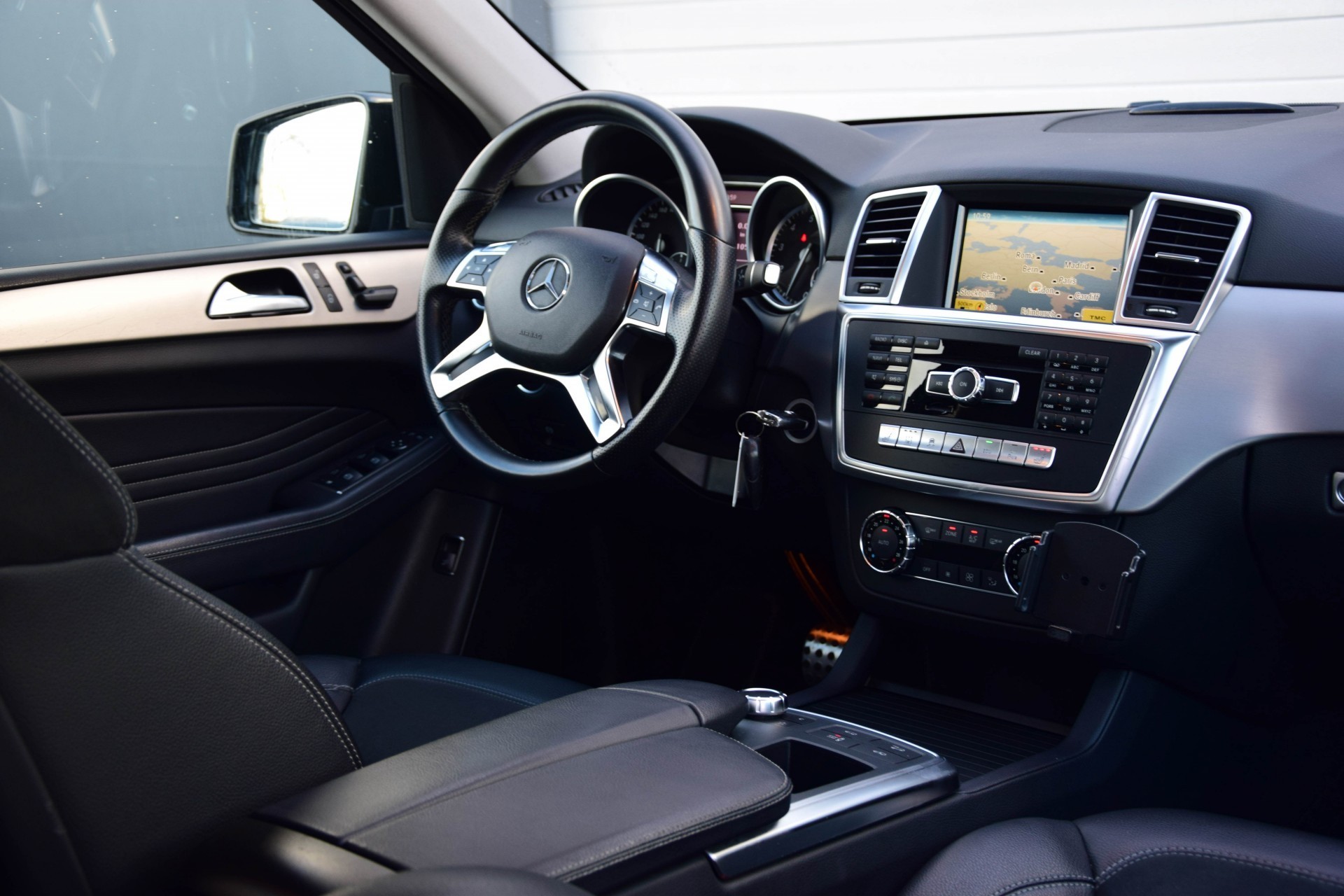 Mercedes-Benz M-Klasse 350 4-M AMG Luchtvering/Standkachel/Dak/Wegkl-trekhaak Aut7 Foto 6