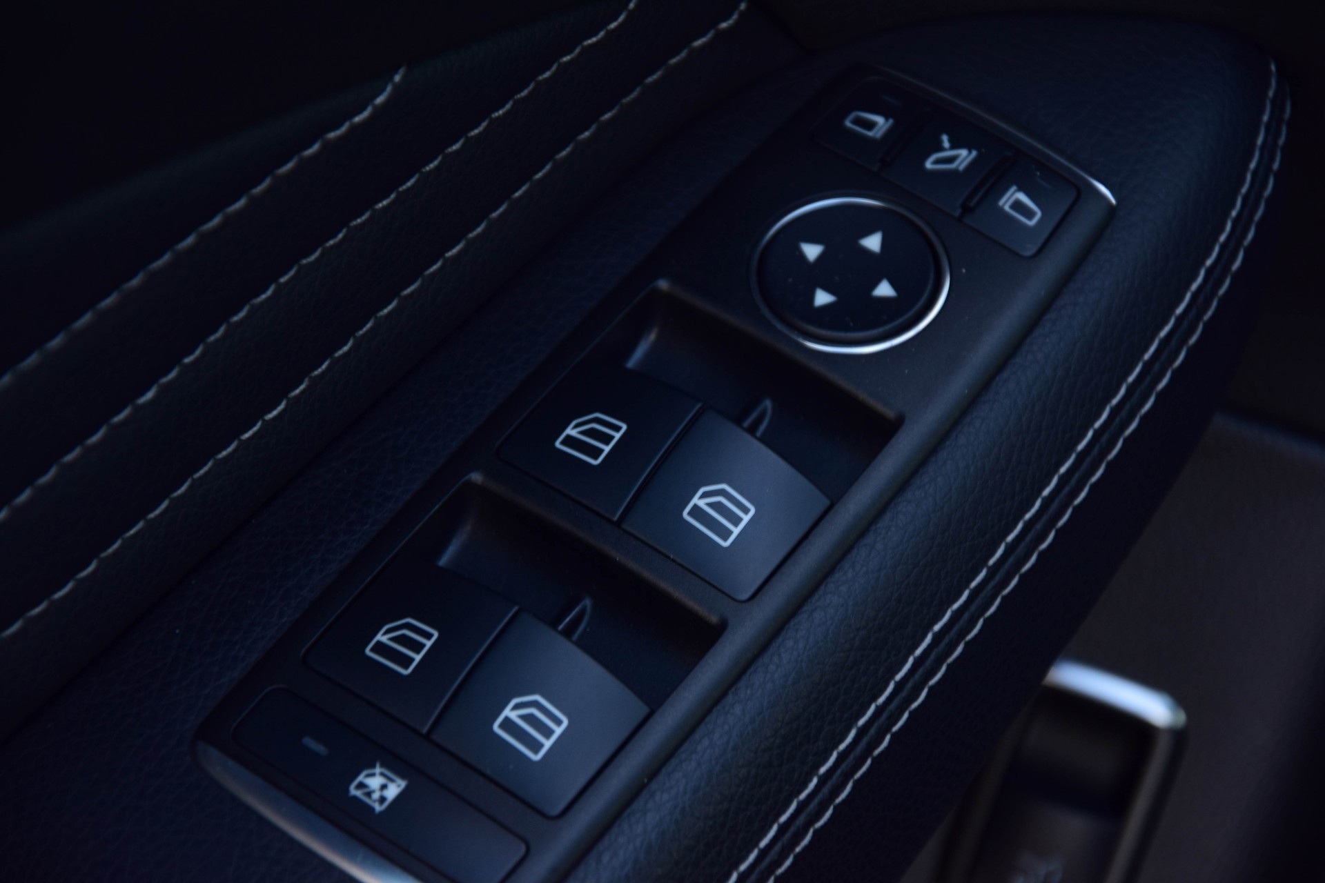 Mercedes-Benz M-Klasse 350 4-M AMG Luchtvering/Standkachel/Dak/Wegkl-trekhaak Aut7 Foto 9