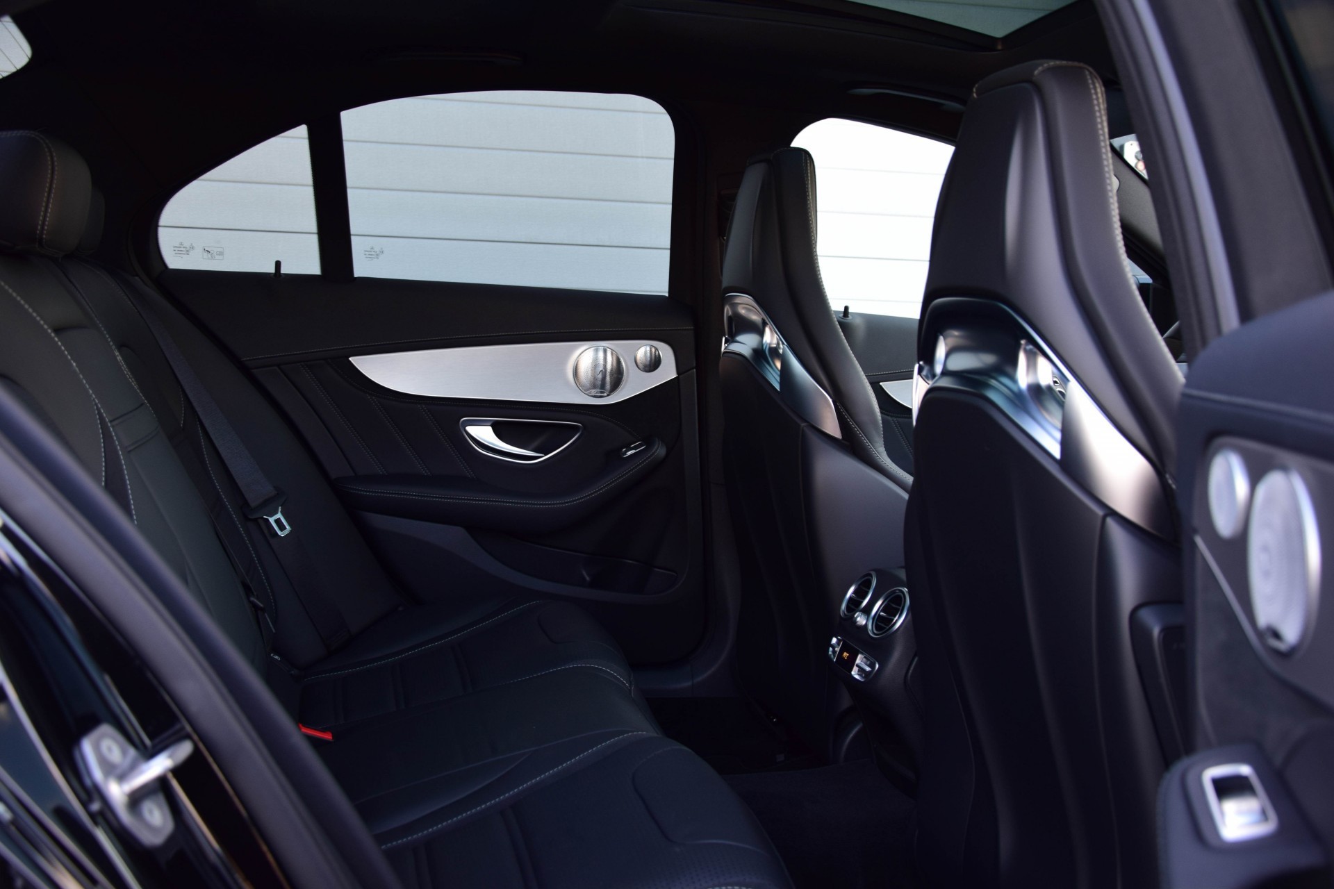 Mercedes-Benz C-Klasse 63 AMG Night Performance Aut7 Foto 4