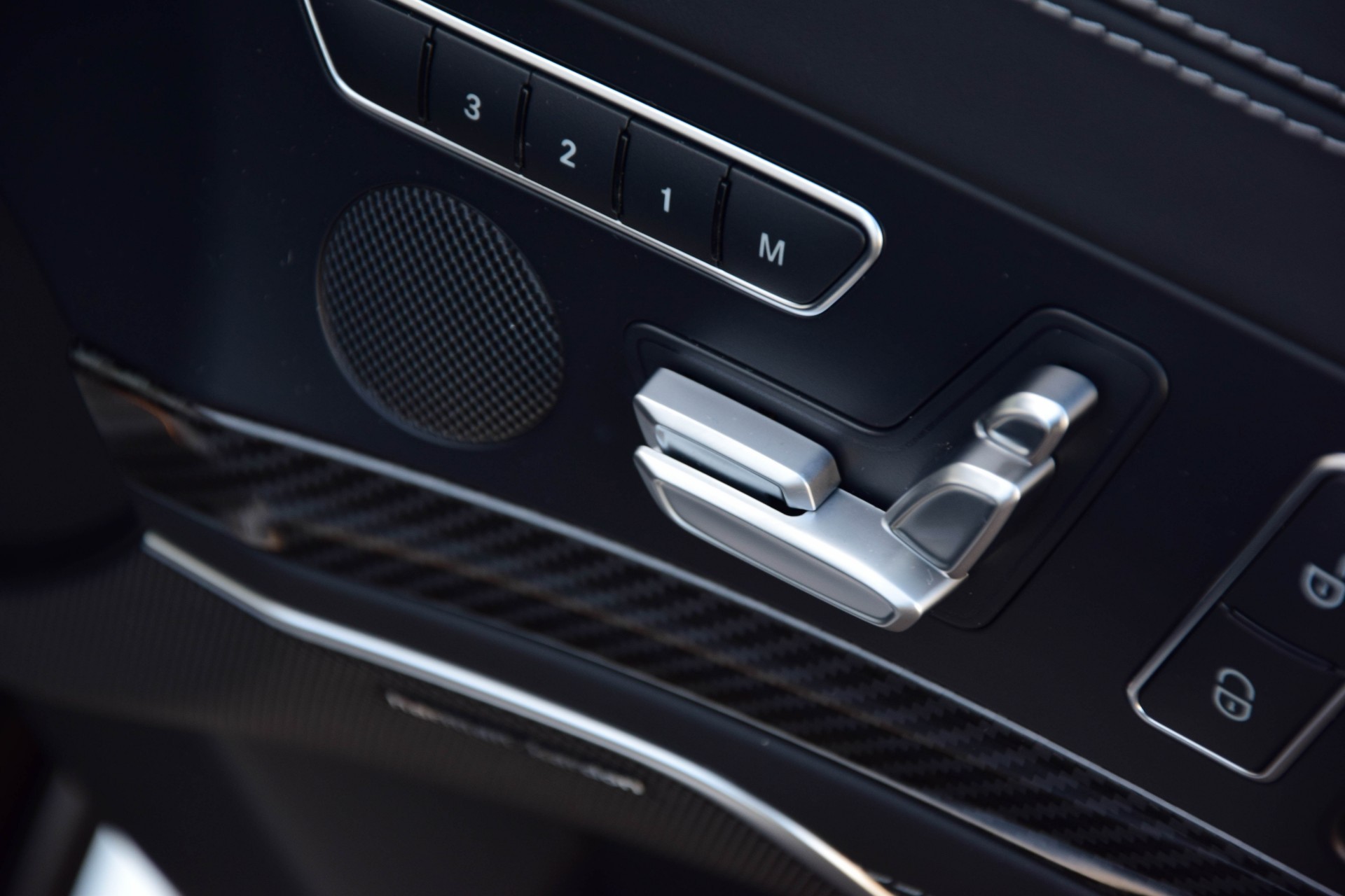 Mercedes-Benz SL-Klasse 63 AMG Carbon/Distronic/Panorama/Keyless/TV/Exclusive Aut7 Foto 12