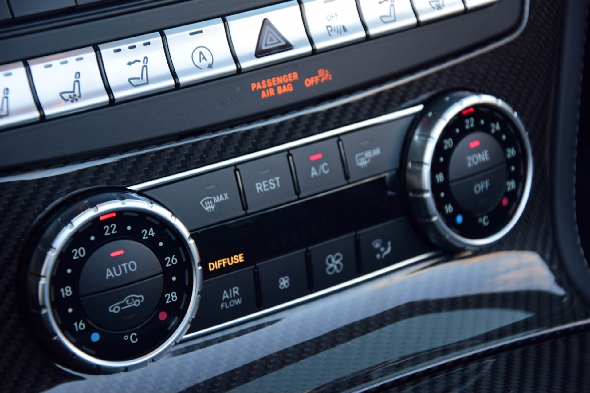 Mercedes-Benz SL-Klasse 63 AMG Carbon/Distronic/Panorama/Keyless/TV/Exclusive Aut7 Foto 17