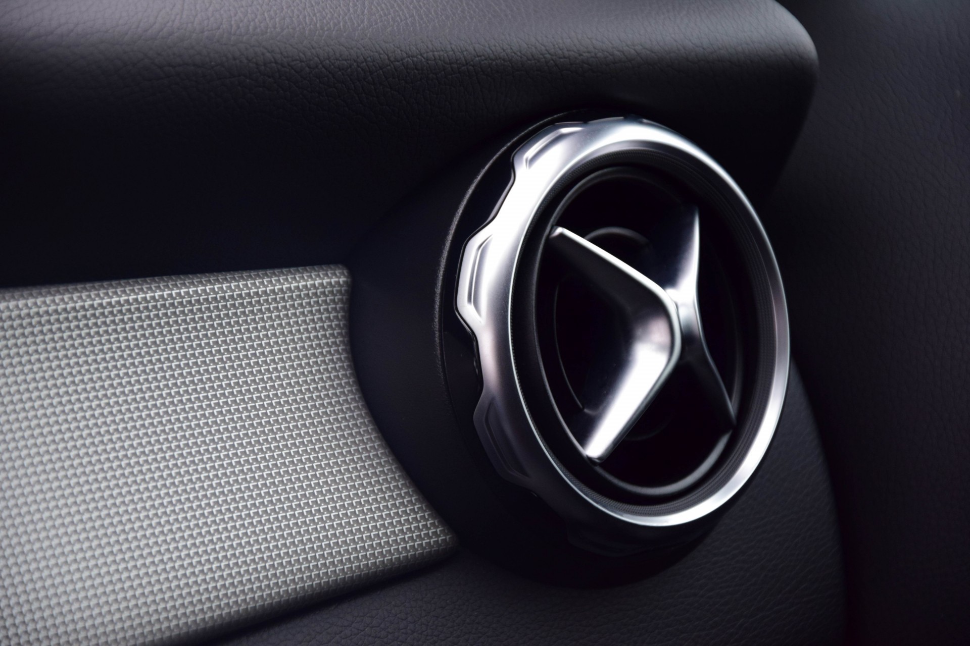 Mercedes-Benz GLA-Klasse 200 Urban LED/Wegkl-trekhaak/3D navi/Aut-koffer Aut7 Foto 17