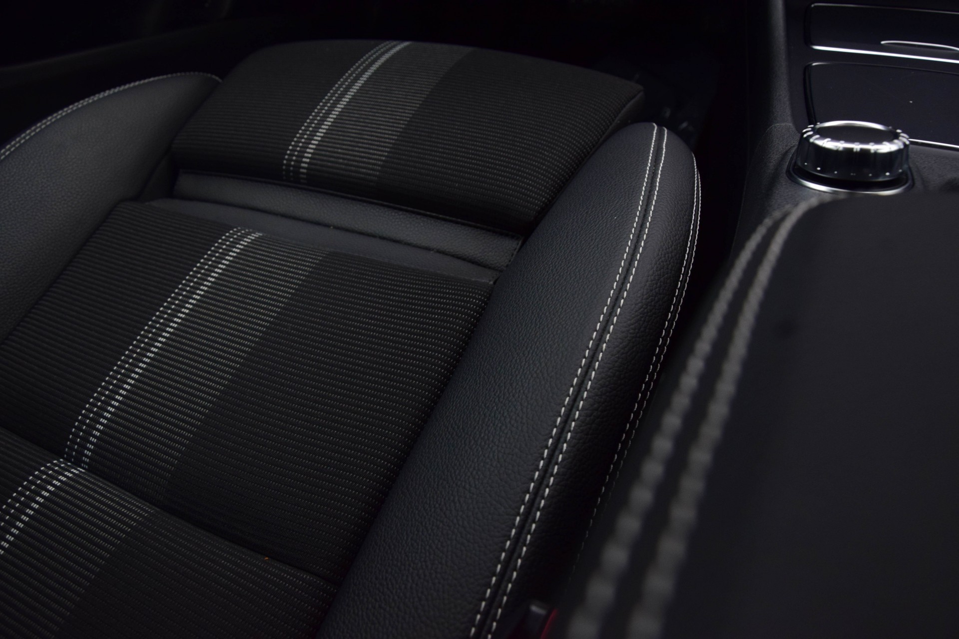 Mercedes-Benz GLA-Klasse 200 Urban LED/Wegkl-trekhaak/3D navi/Aut-koffer Aut7 Foto 8