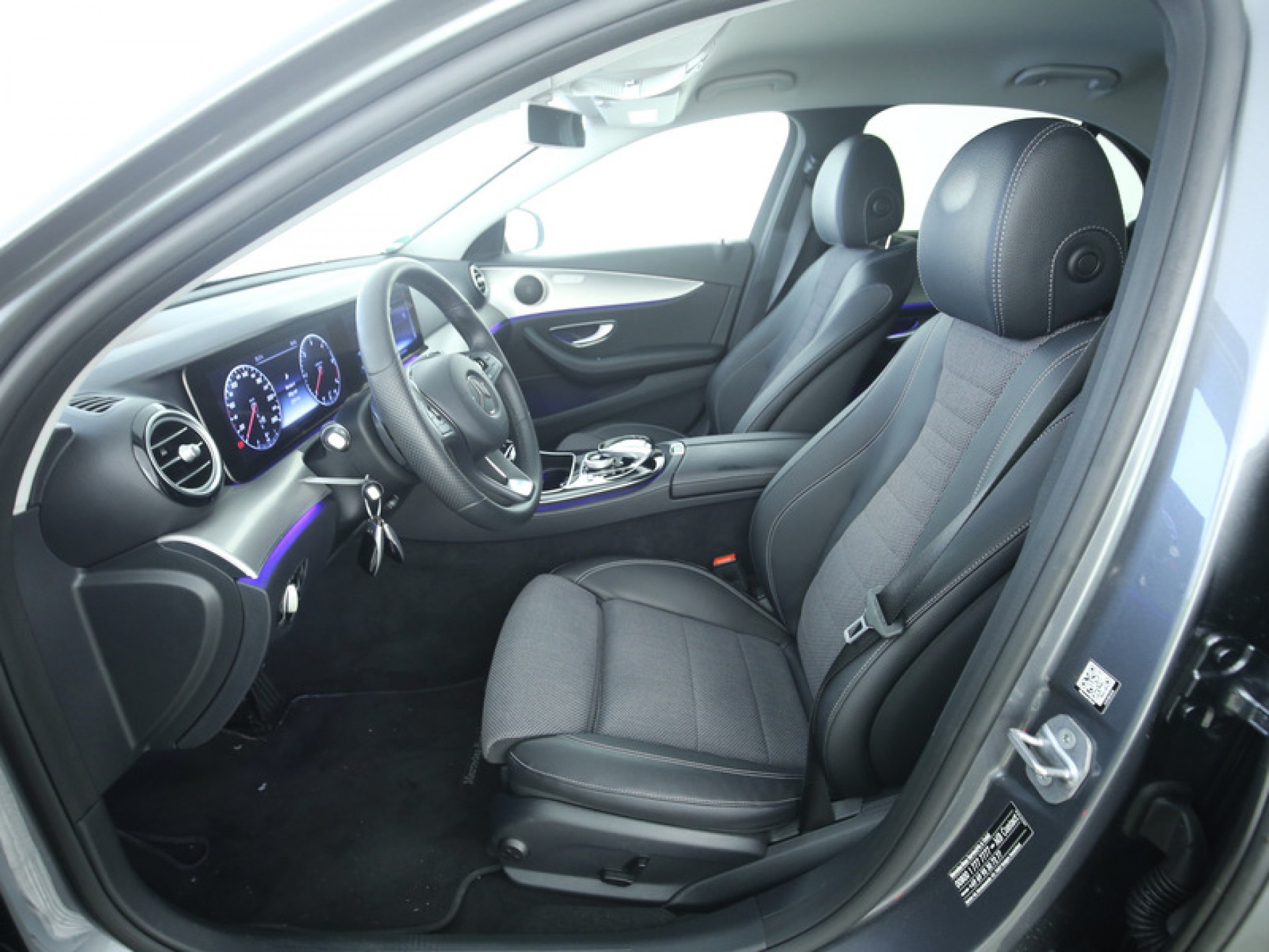 Mercedes-Benz E-Klasse 220 D AVG Widescreen/Comand/ILS/Night Aut9 TAXIPRIJS EX/EX Foto 3