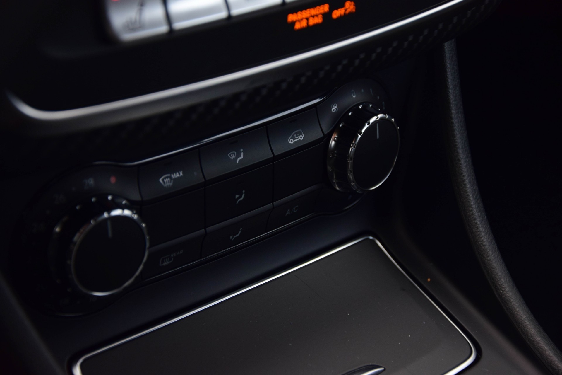 Mercedes-Benz A-Klasse 180 AMG LED/3D navi/Verw-stln Aut7 Foto 12