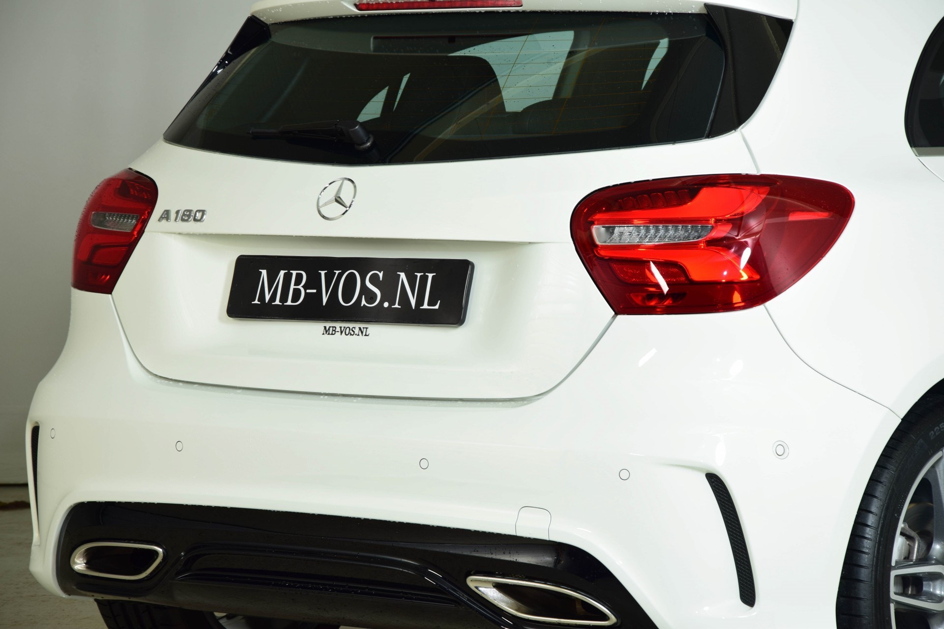 Mercedes-Benz A-Klasse 180 AMG LED/3D navi/Verw-stln Aut7 Foto 16