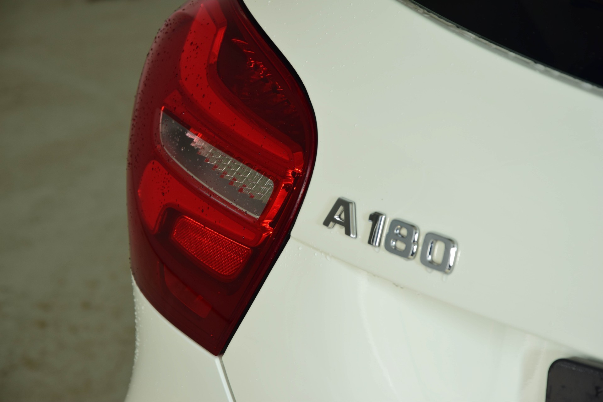 Mercedes-Benz A-Klasse 180 AMG LED/3D navi/Verw-stln Aut7 Foto 17