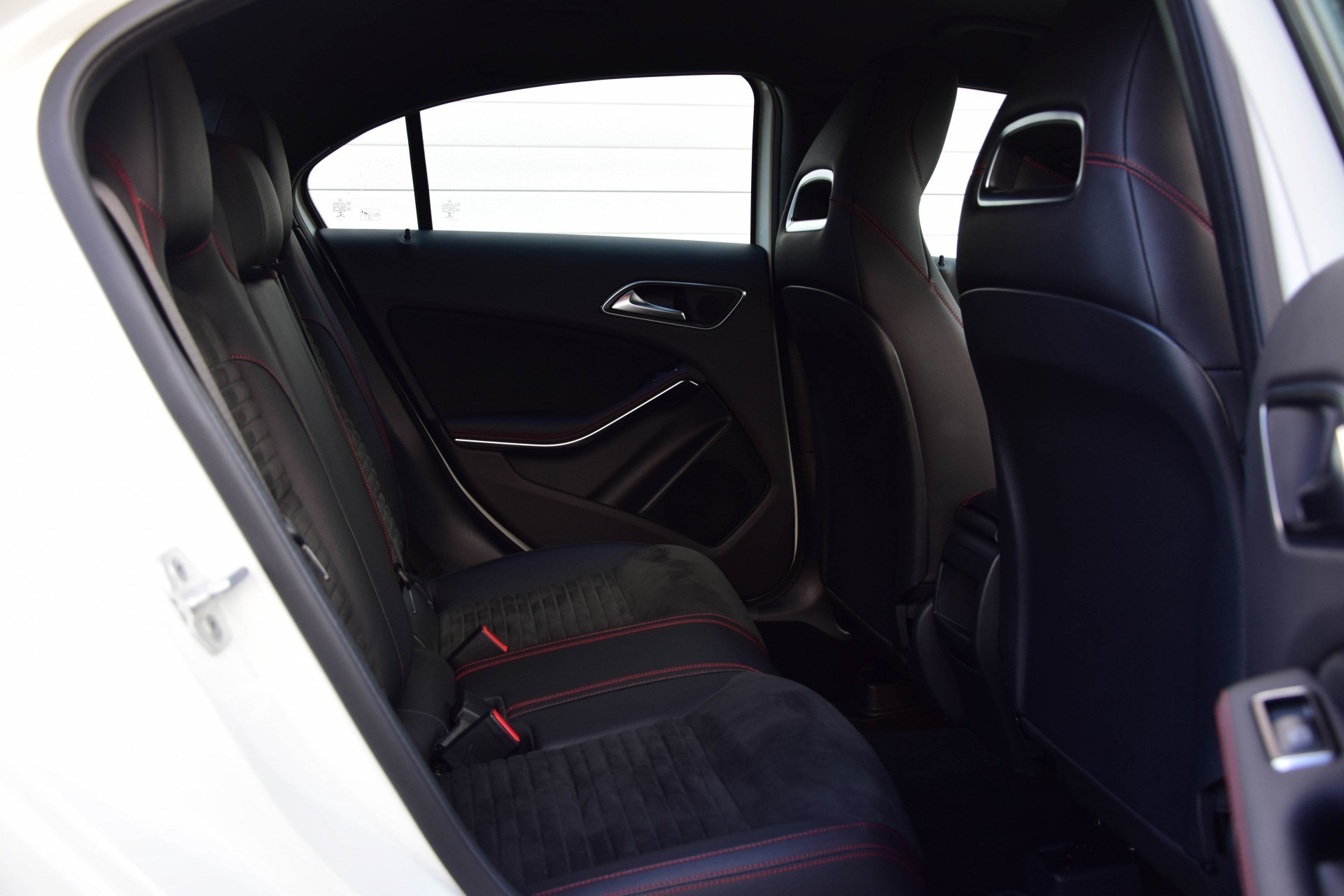 Mercedes-Benz A-Klasse 180 AMG LED/3D navi/Verw-stln Aut7 Foto 4