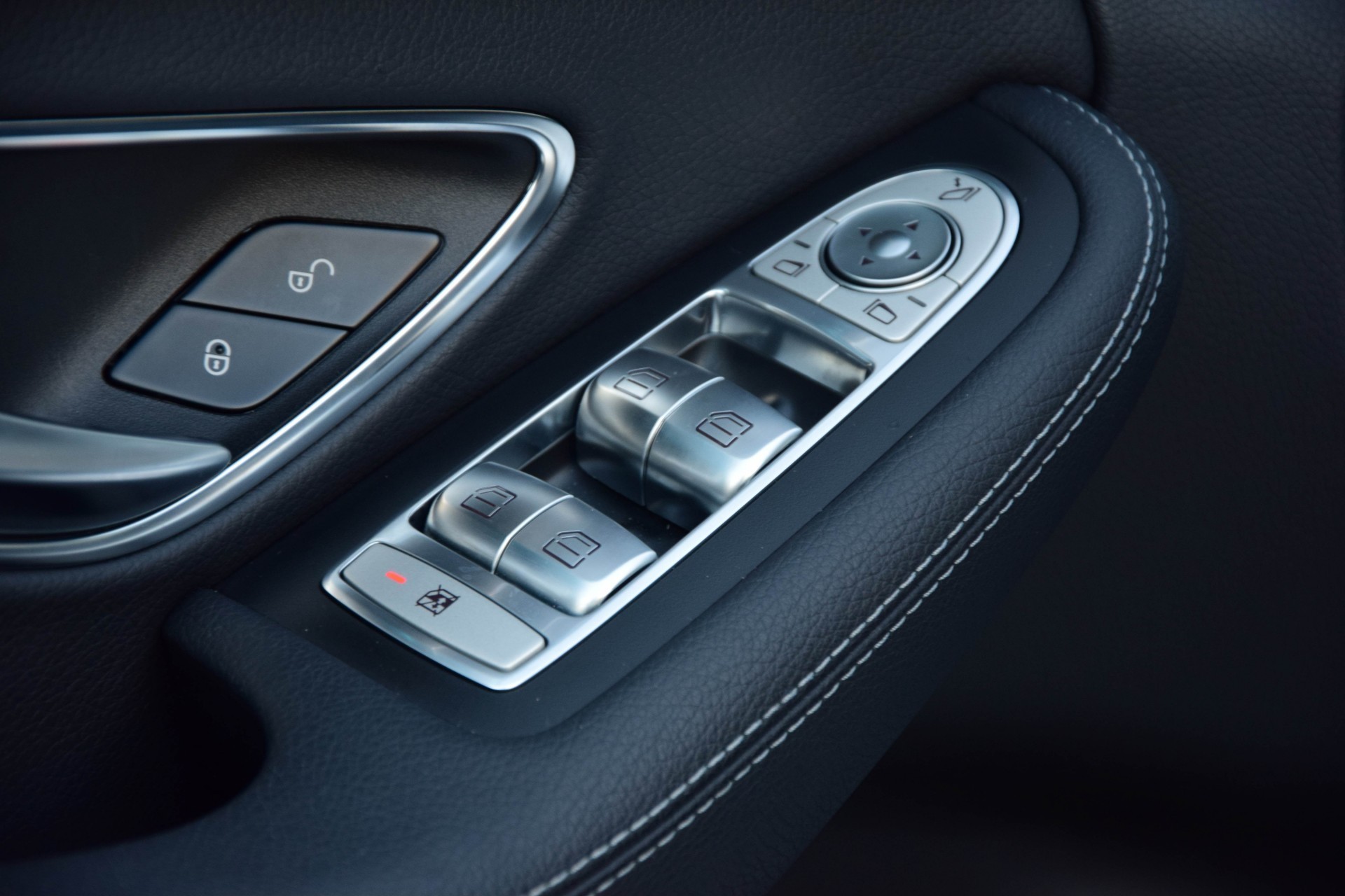 Mercedes-Benz C-Klasse 250d AMG Luchtvering/Distronic/Keyless/360/Burmester Aut7 Foto 13