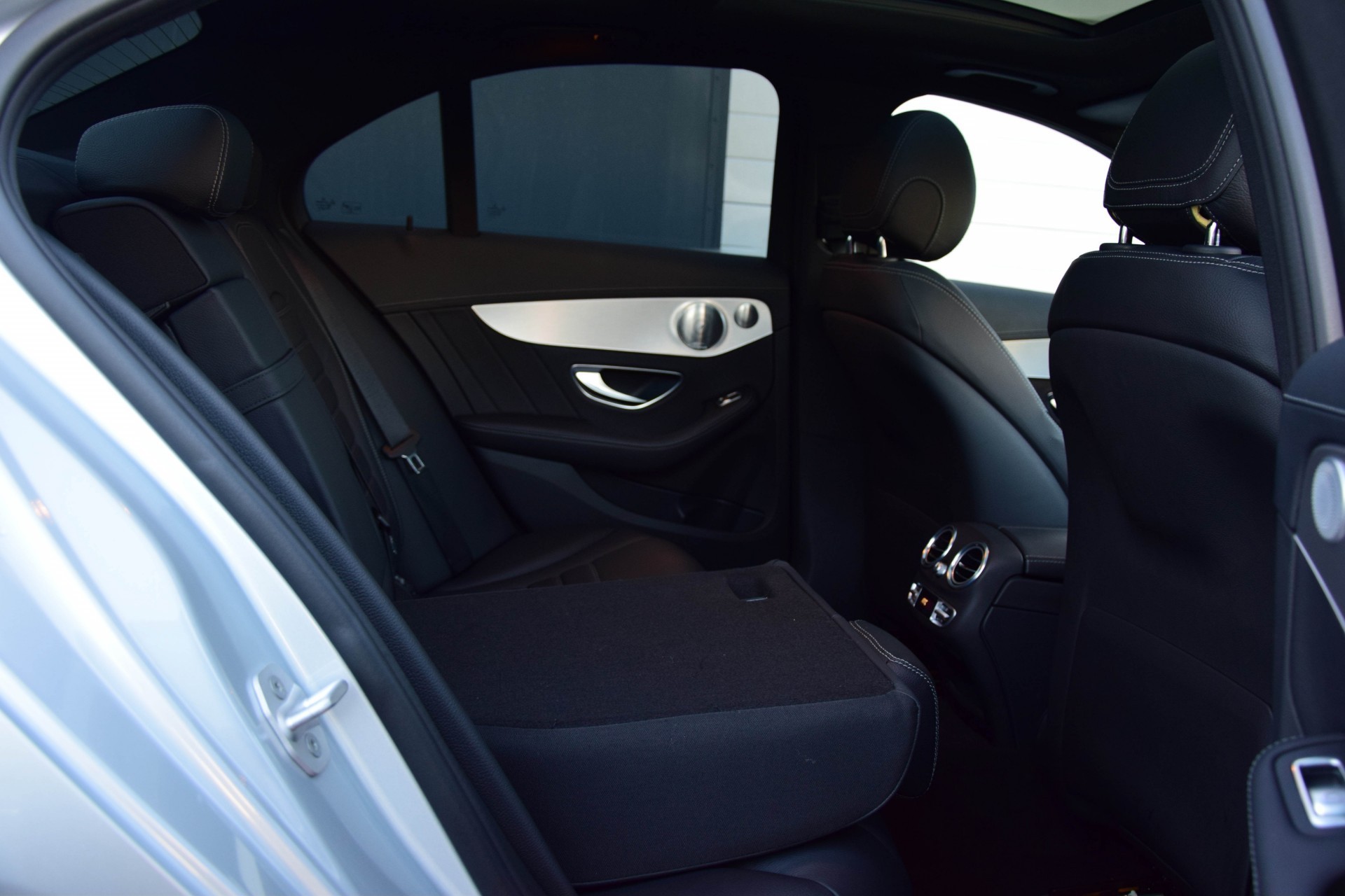 Mercedes-Benz C-Klasse 250d AMG Luchtvering/Distronic/Keyless/360/Burmester Aut7 Foto 5