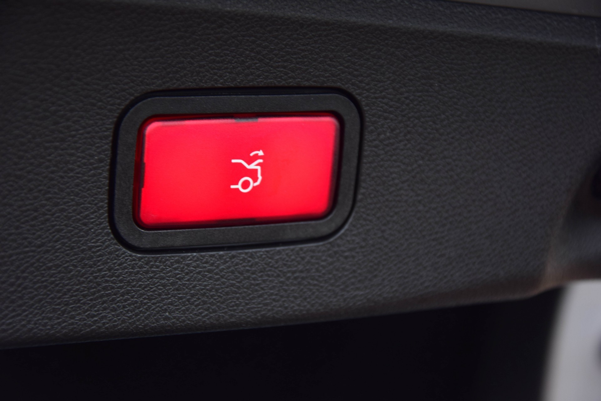 Mercedes-Benz E-Klasse 350 CGI AMG Aut7 in absolute nieuwstaat Foto 16