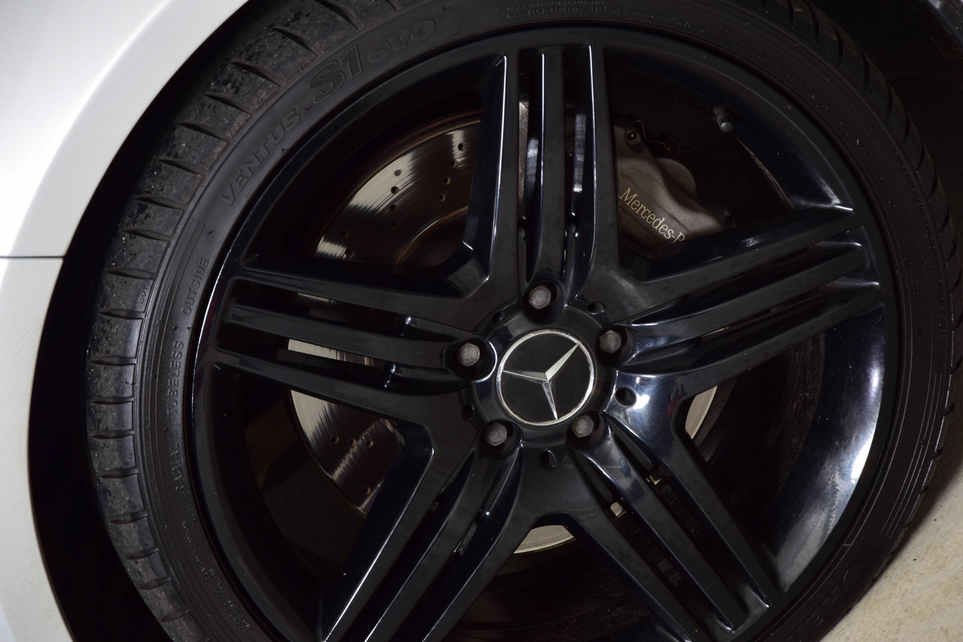 Mercedes-Benz E-Klasse 350 CGI AMG Aut7 in absolute nieuwstaat Foto 19