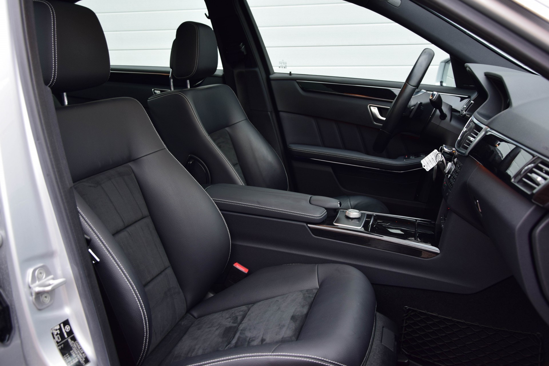 Mercedes-Benz E-Klasse 350 CGI AMG Aut7 in absolute nieuwstaat Foto 3