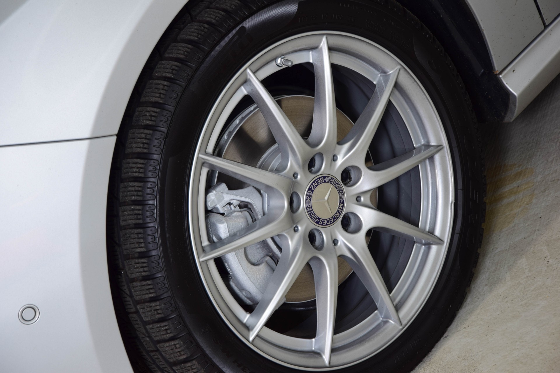 Mercedes-Benz A-Klasse 180 Urban Leder/LED/Navi/Verw-stln Aut7 Foto 17