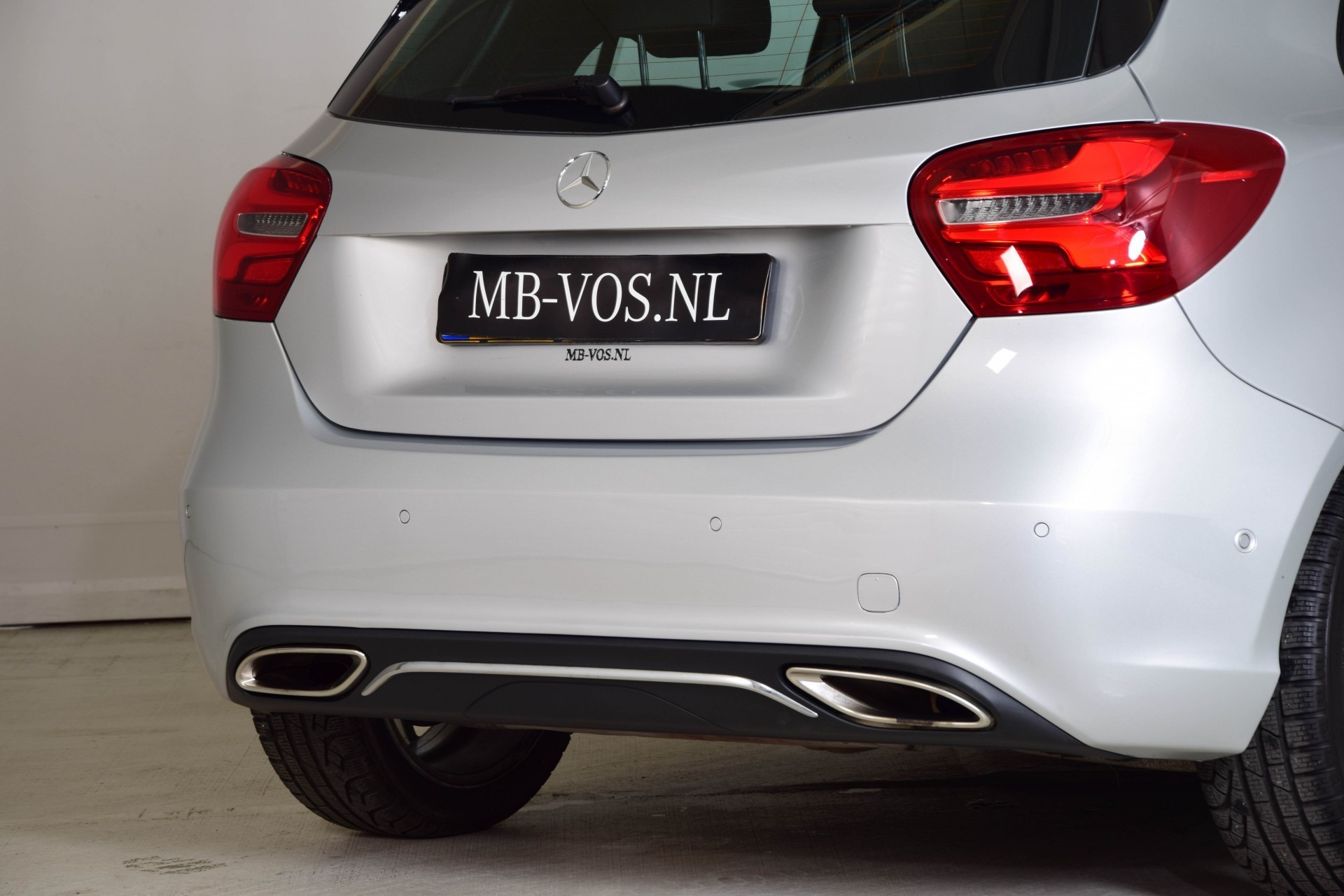 Mercedes-Benz A-Klasse 180 Urban Leder/LED/Navi/Verw-stln Aut7 Foto 18