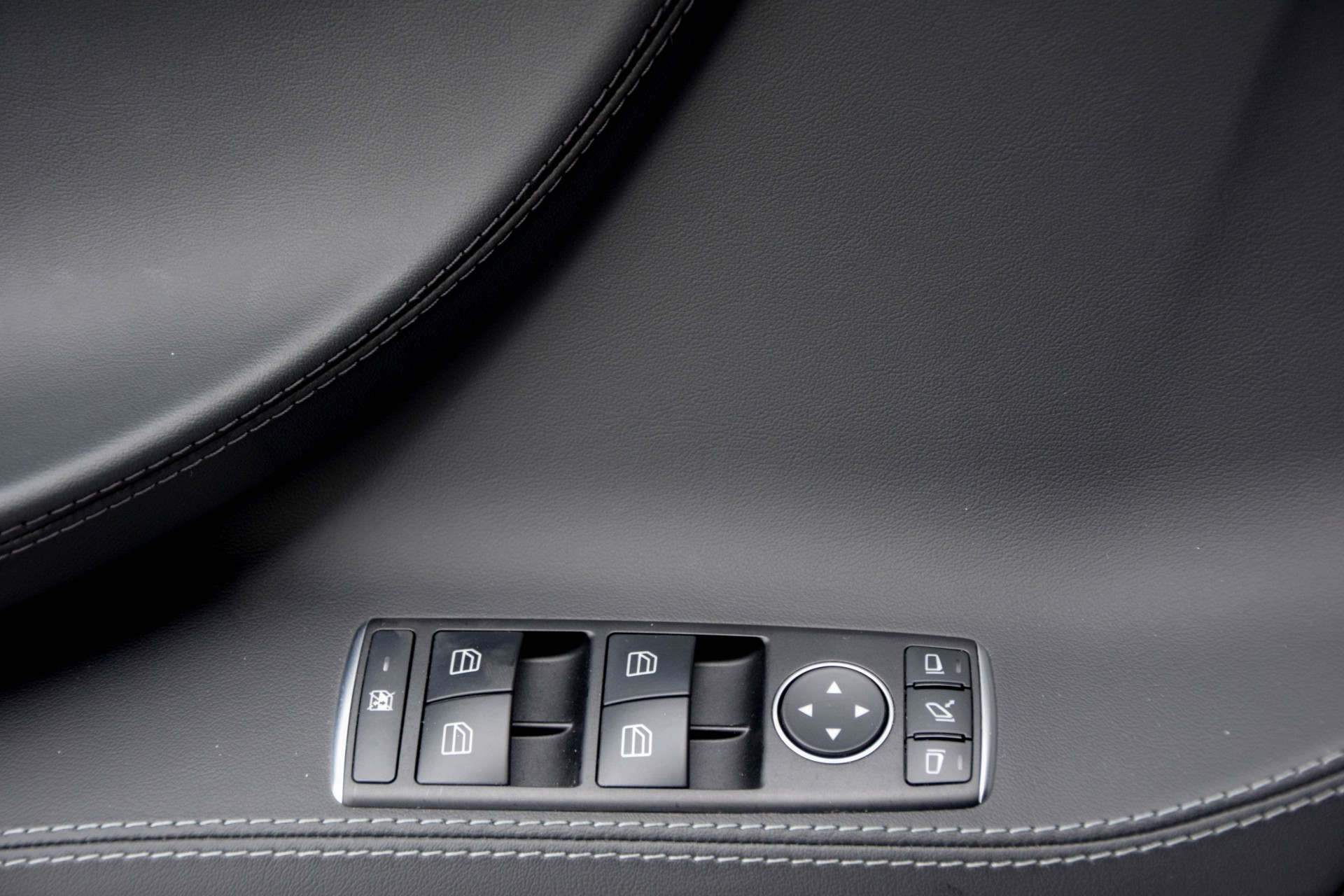 Tesla Model S 85 Panorama/Luchtvering/Autopilot/Techpakket Foto 14